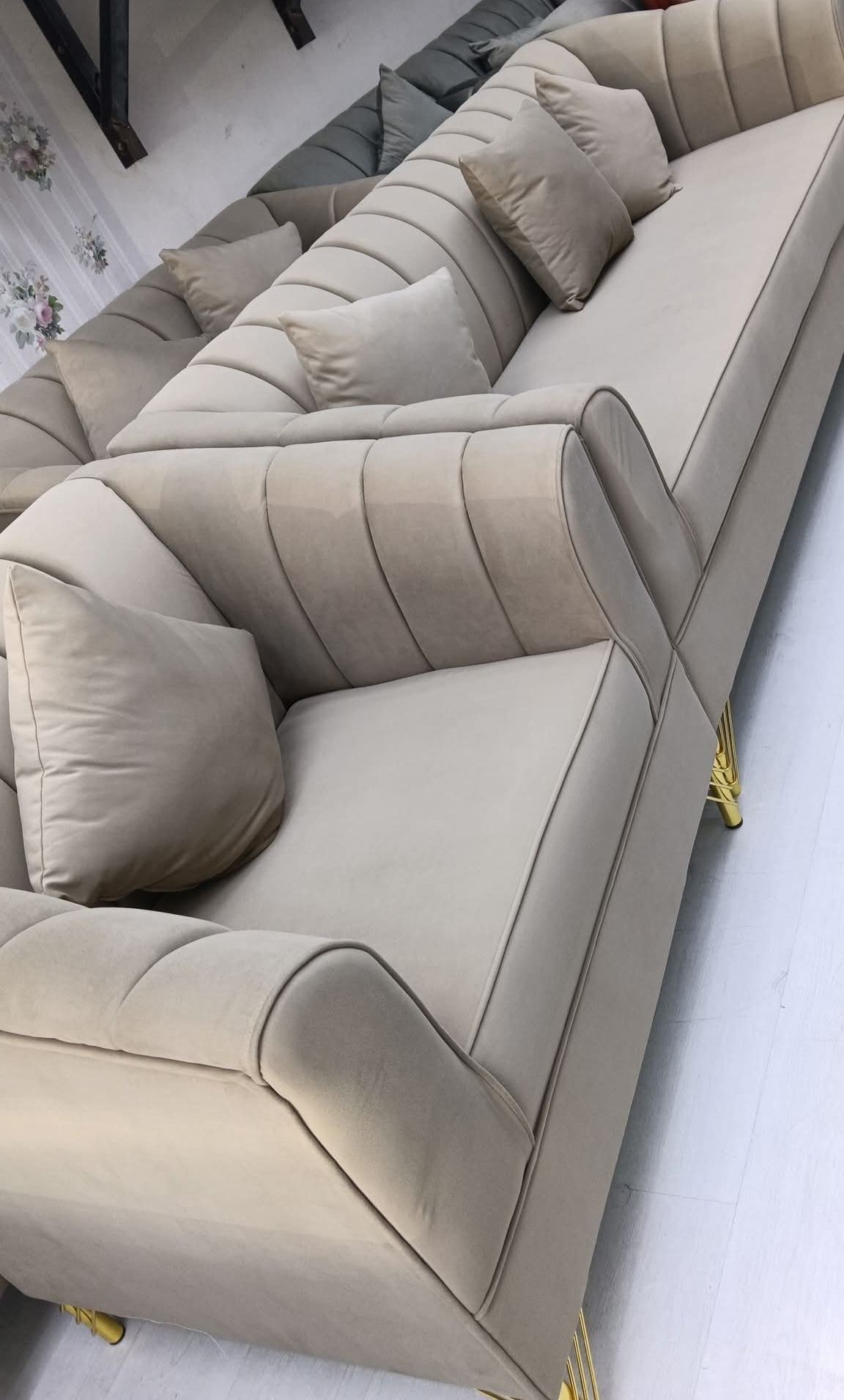 We selling new sofa set and chairs. 33757438 - Image 4