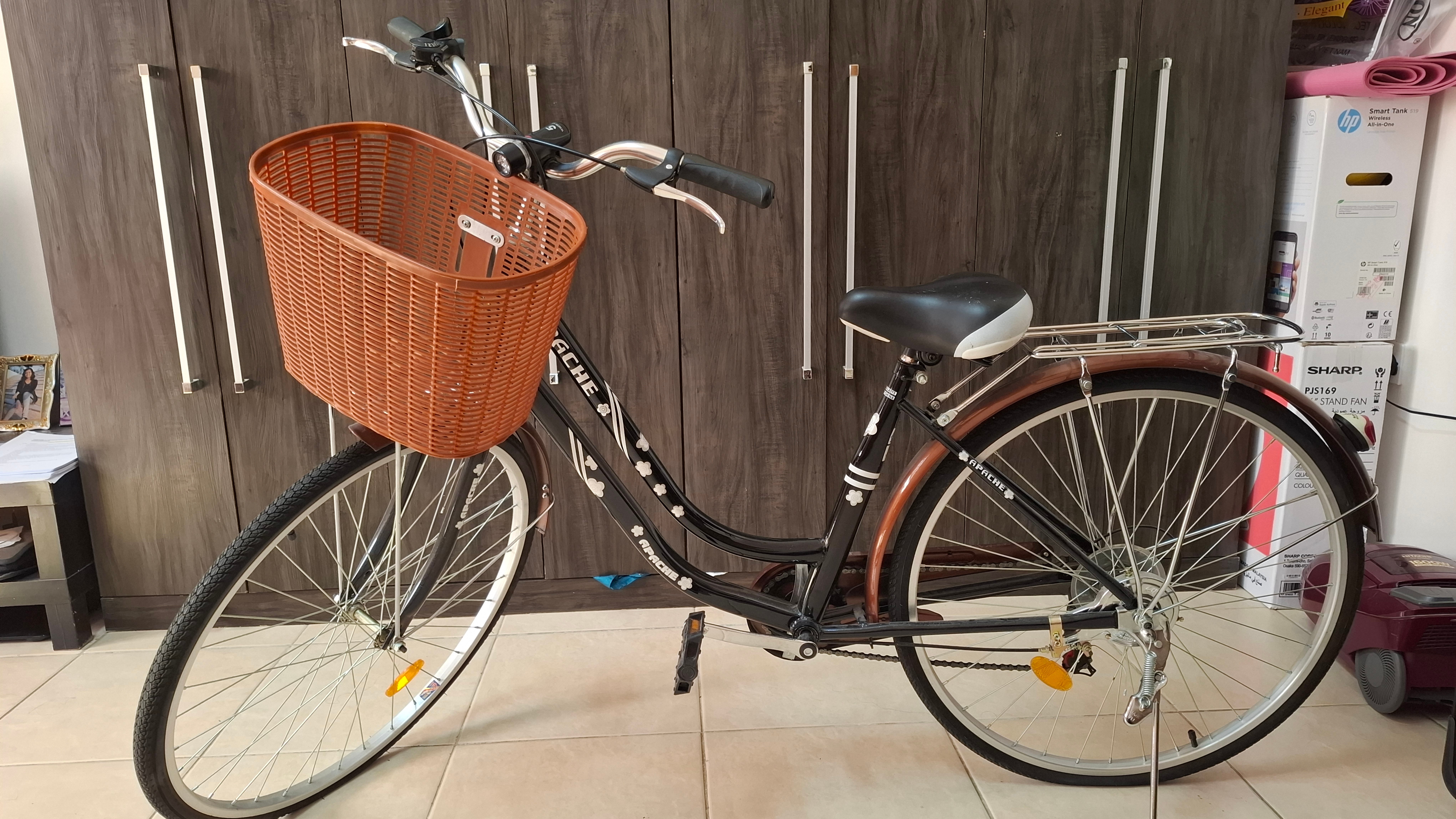 Girls Cycle in excellent condition for sale - Image 1