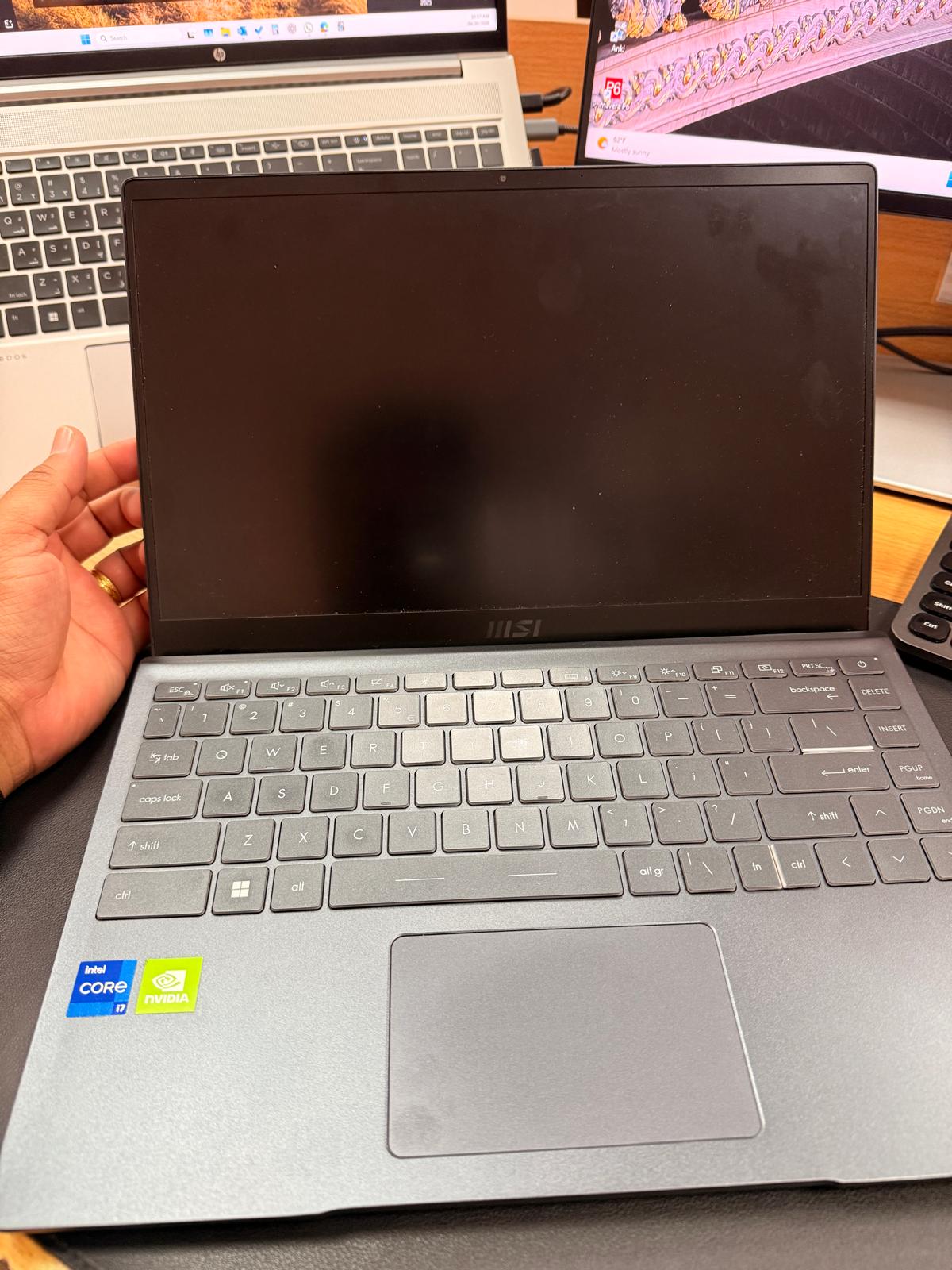 Excellent Condition Laptop 14 Inch Modern 14 B11SBU - Image 3