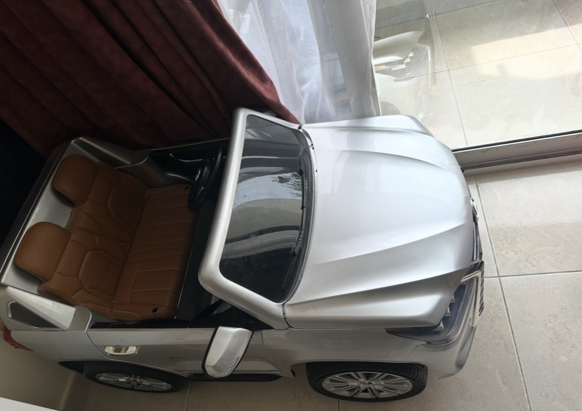 Ride on Lexus car for sale in brand new condition  - Image 4
