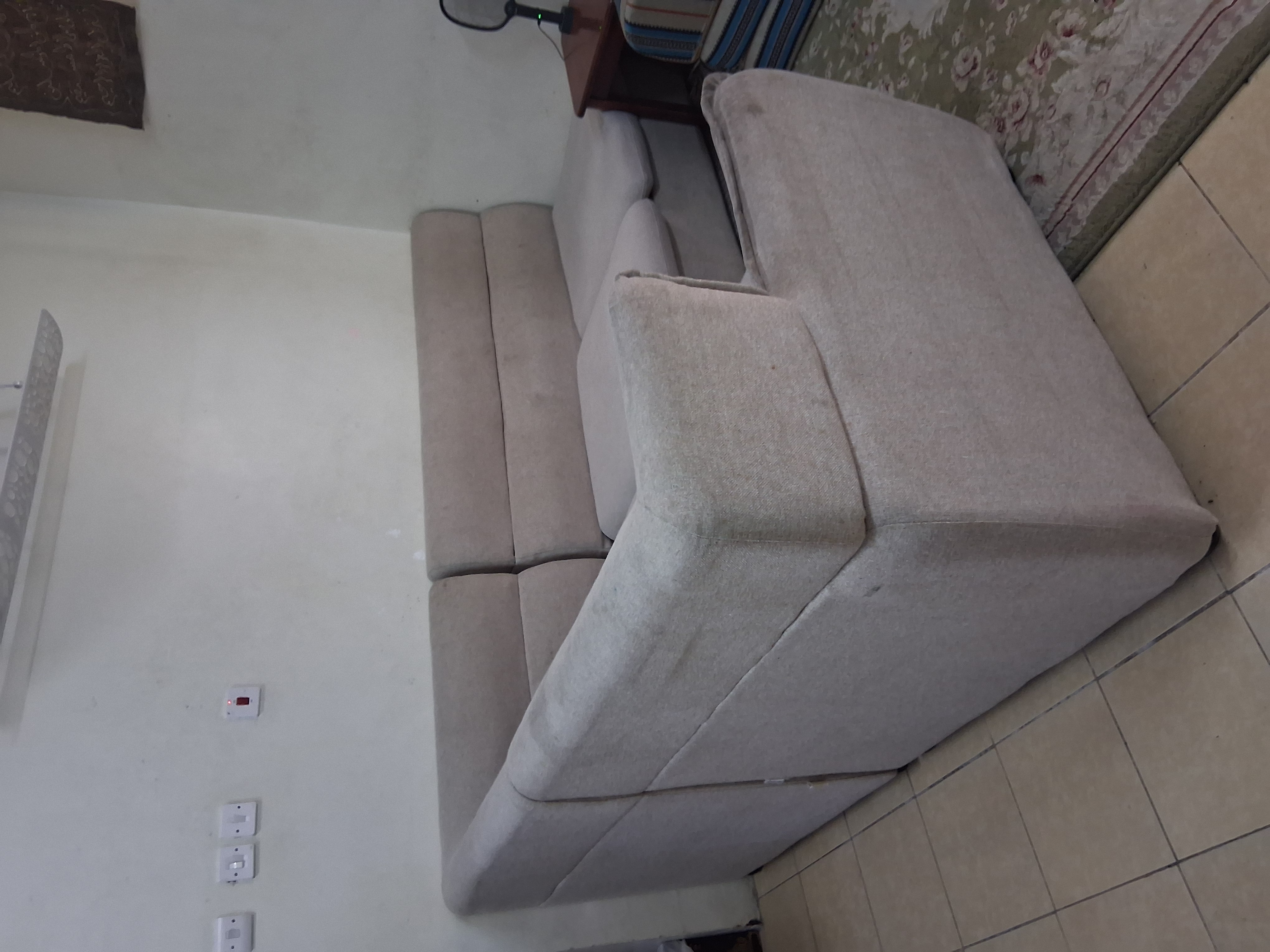 FRER Used sofa  - Image 7