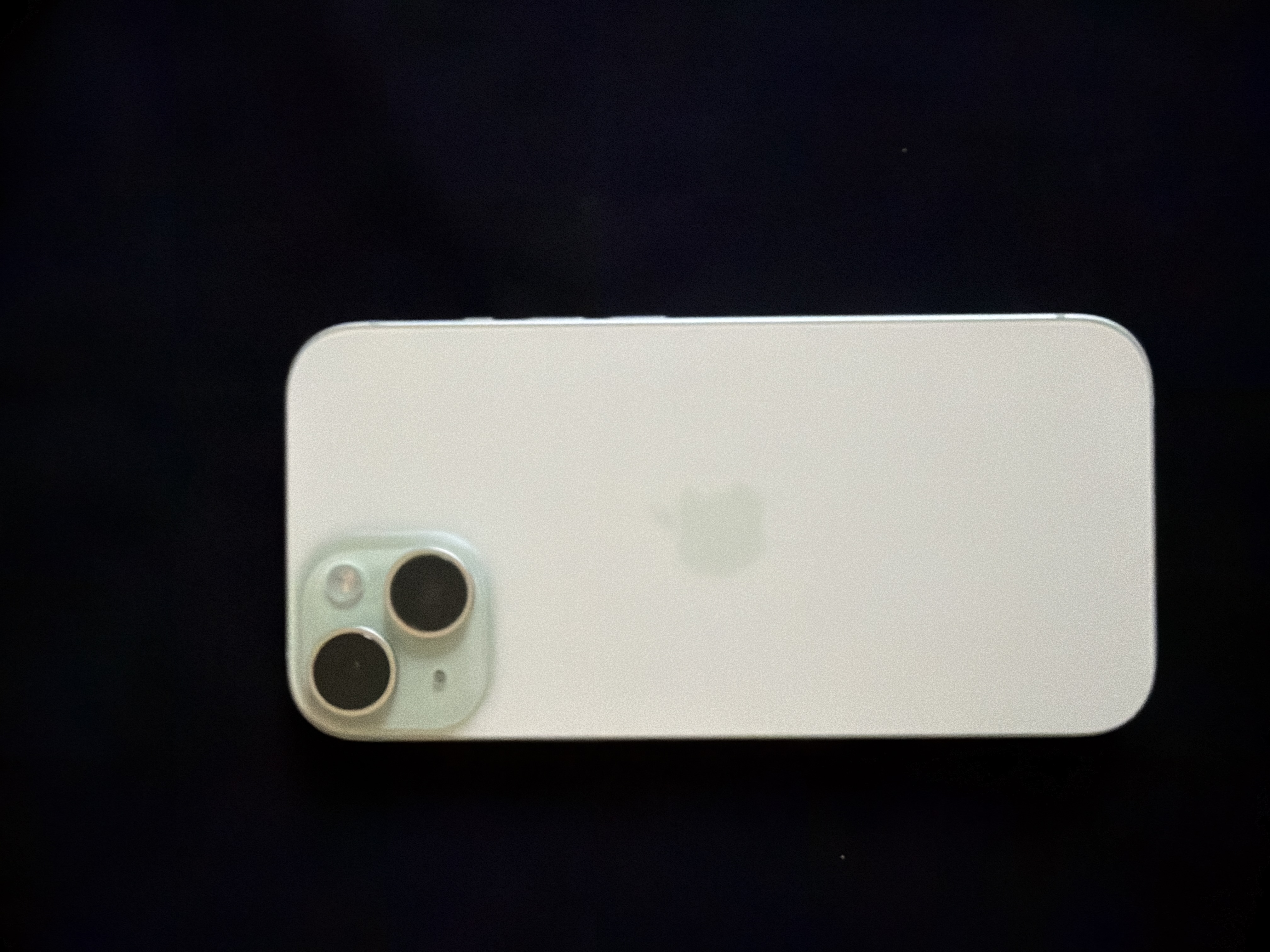 آيفون 15 128GB أخضر - مستعمل، بحالة ممتازة البطارية - Image 1