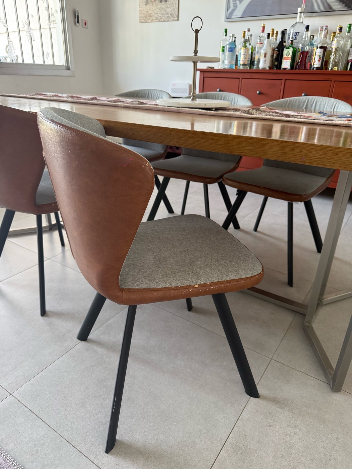 Dining Table & Chairs - Image 5