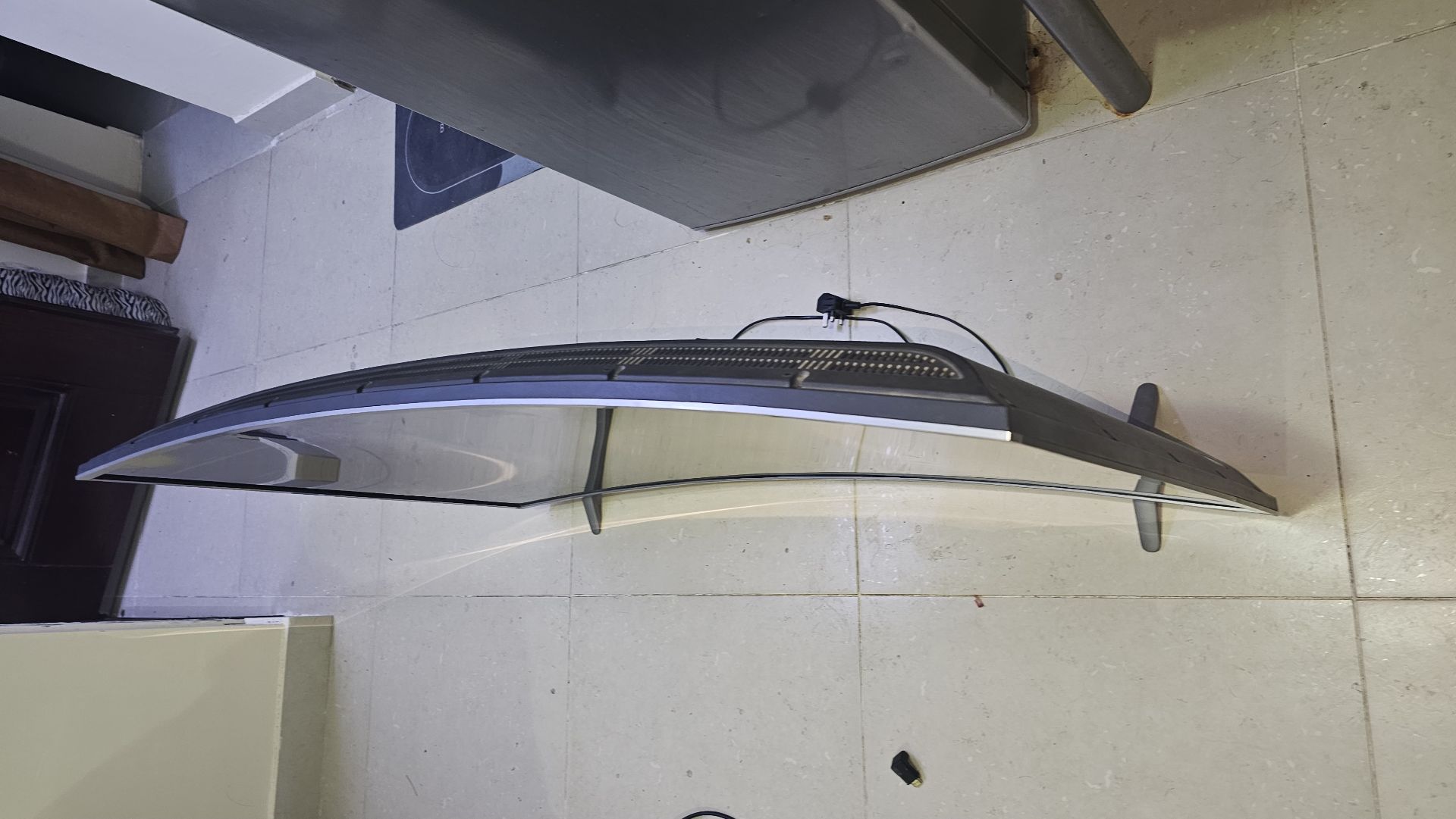 LED curve TV(Display is faulty) - Image 3