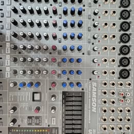 SAMSON 12 channel MIXING CONSOLE with FX - Image 3