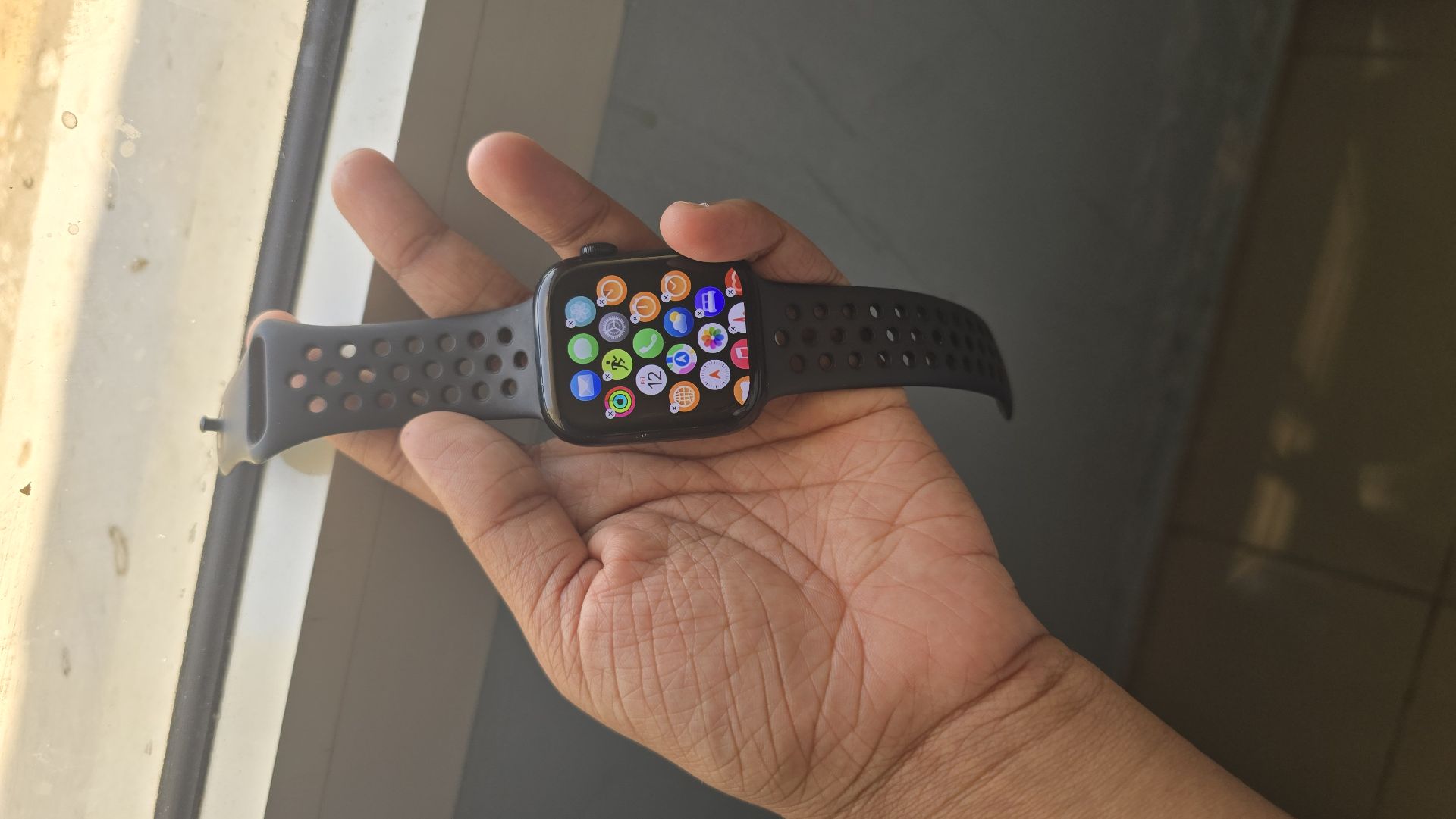 Apple watch 7 series' Nike edition - Image 2