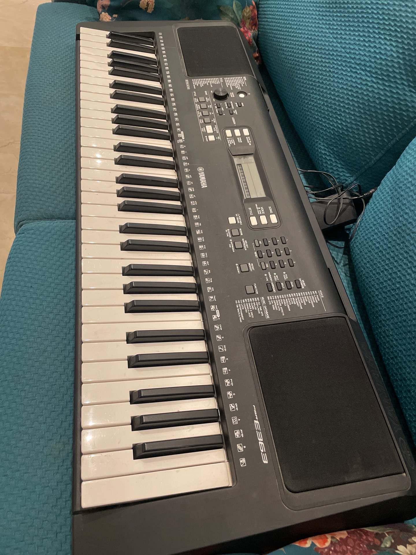 Yamaha Keyboard - Image 2