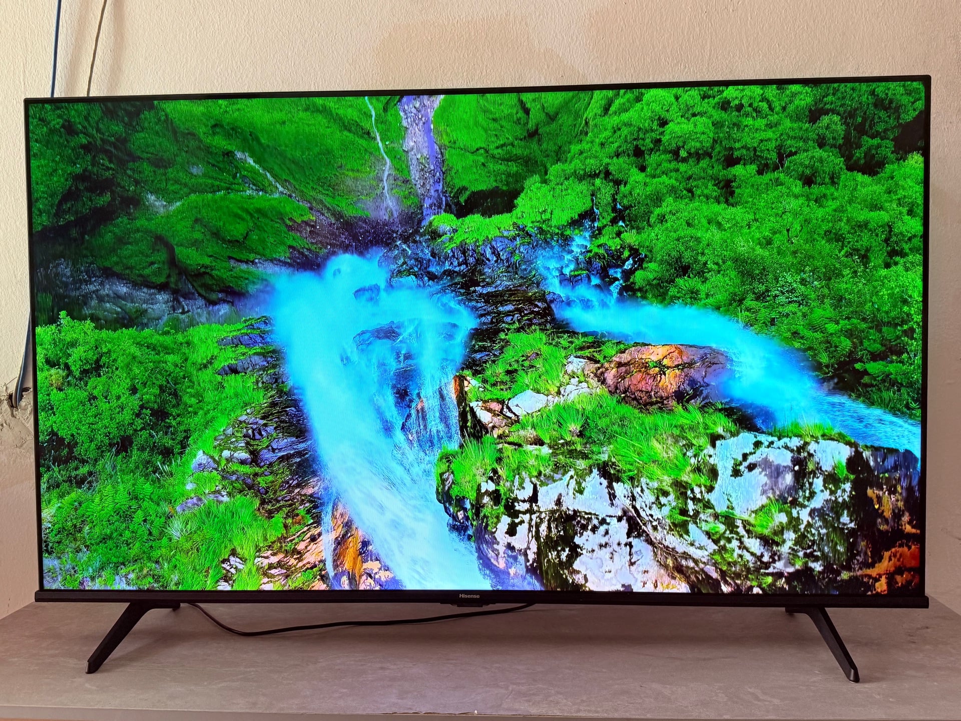 Hisense TV 55 Inch UHD 4K Smart  - Image 4