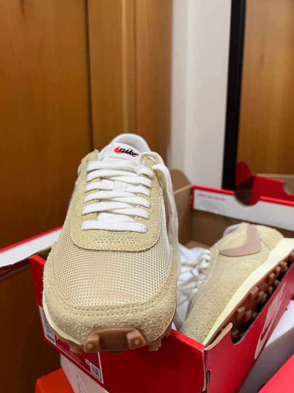 Nike sneaker - Image 2