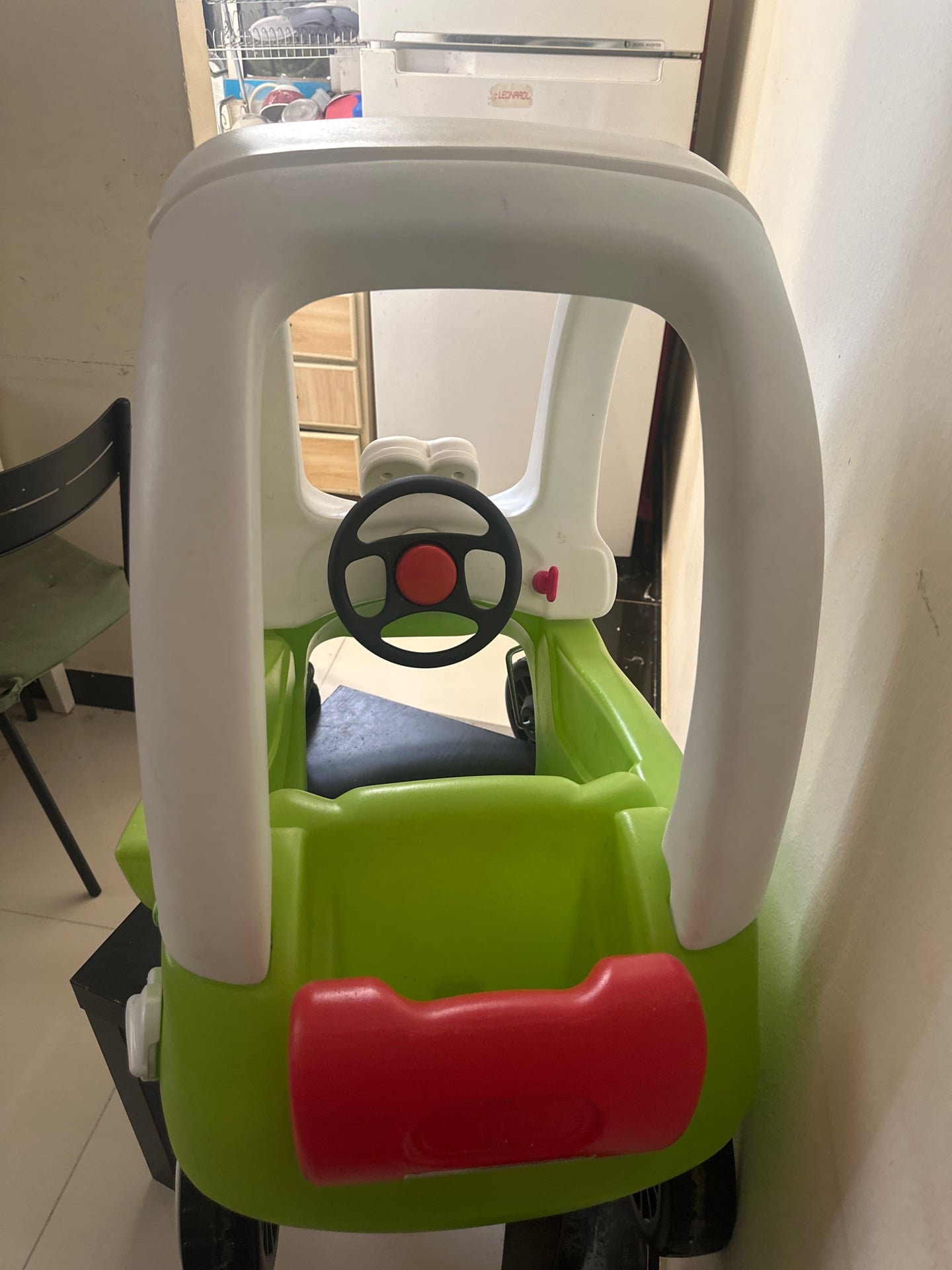 Kids ride on toy car - Image 4