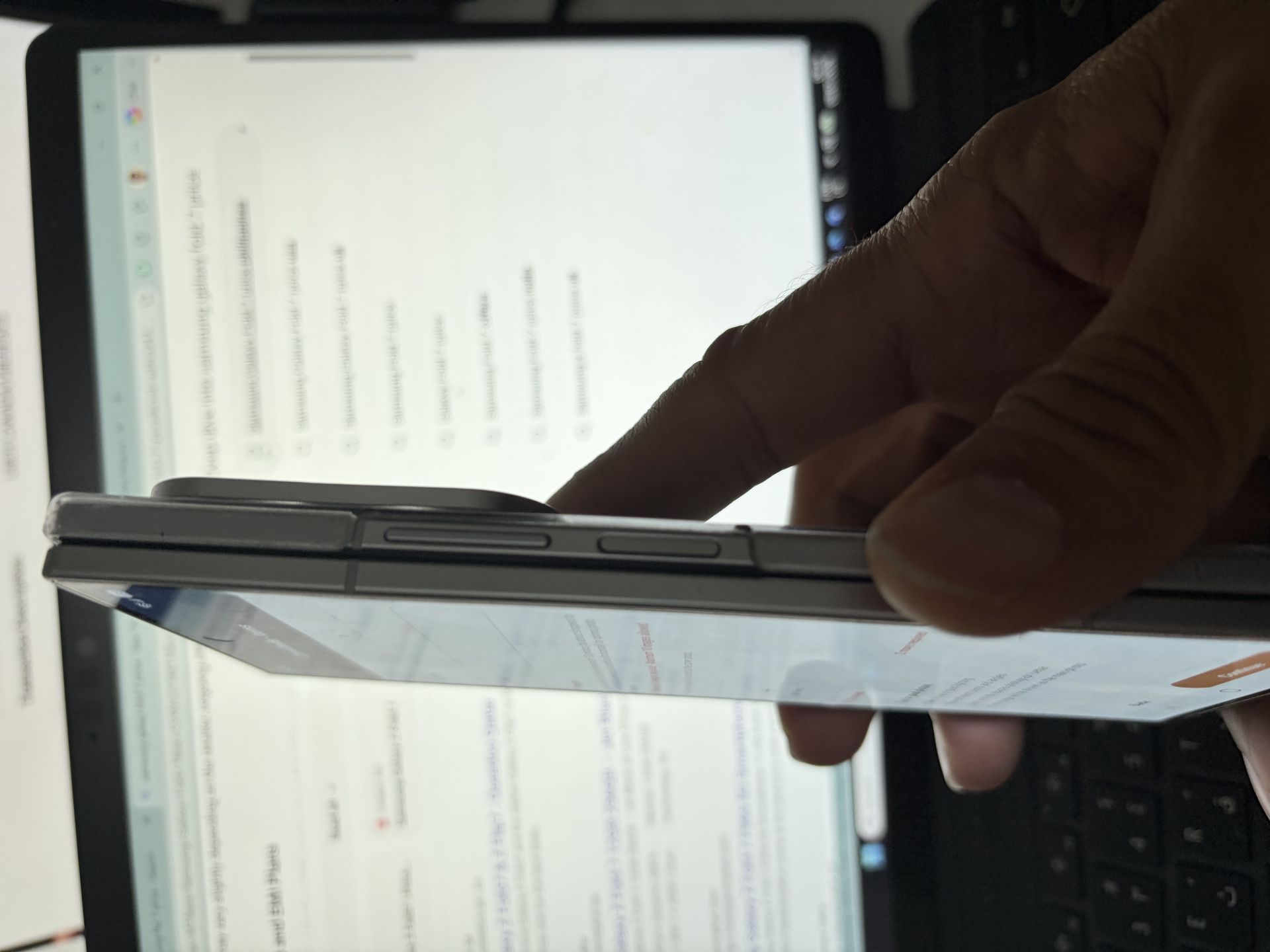 Samsung galaxy fold7 excellent condition for sale - Image 3