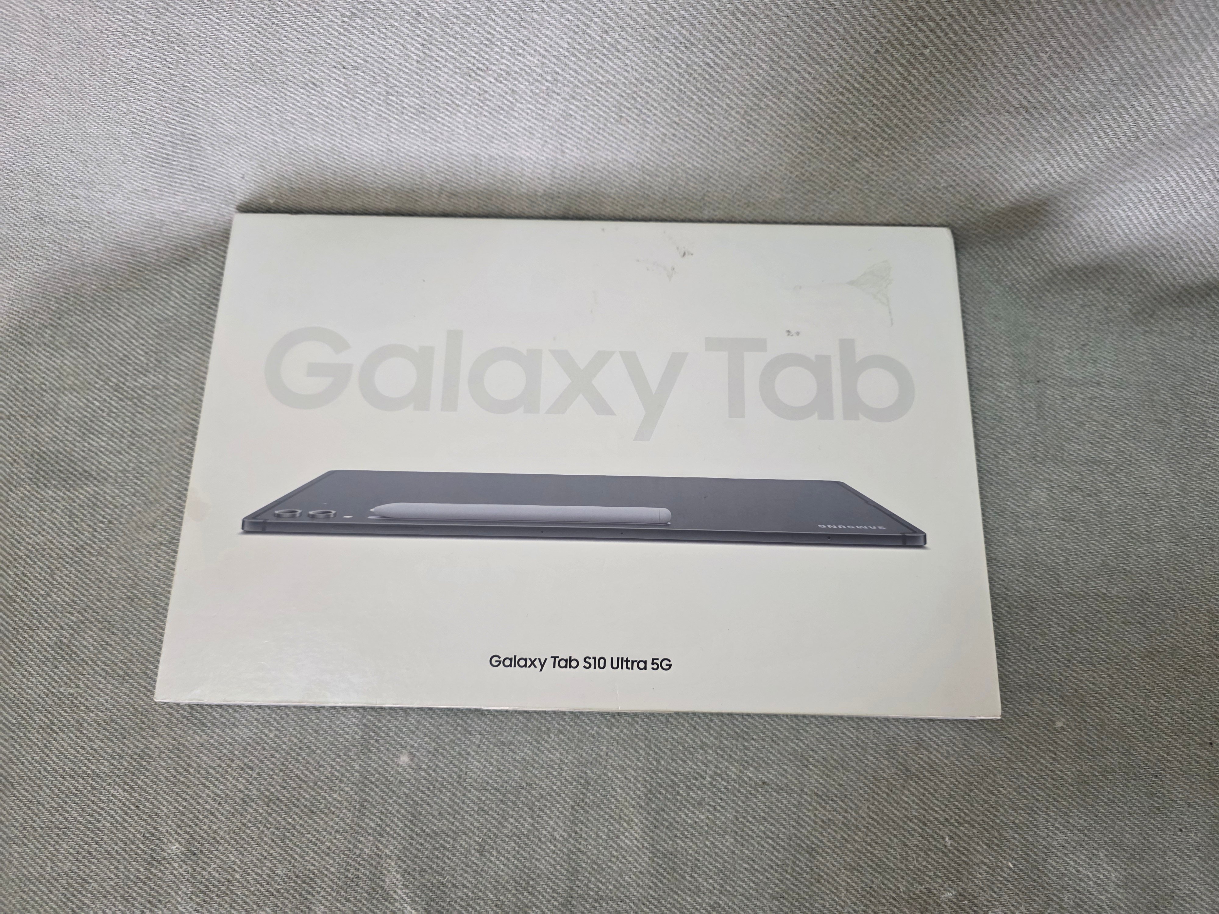Samsung Galaxy Tab S10 Ultra 5G 256GB + Case - Image 1
