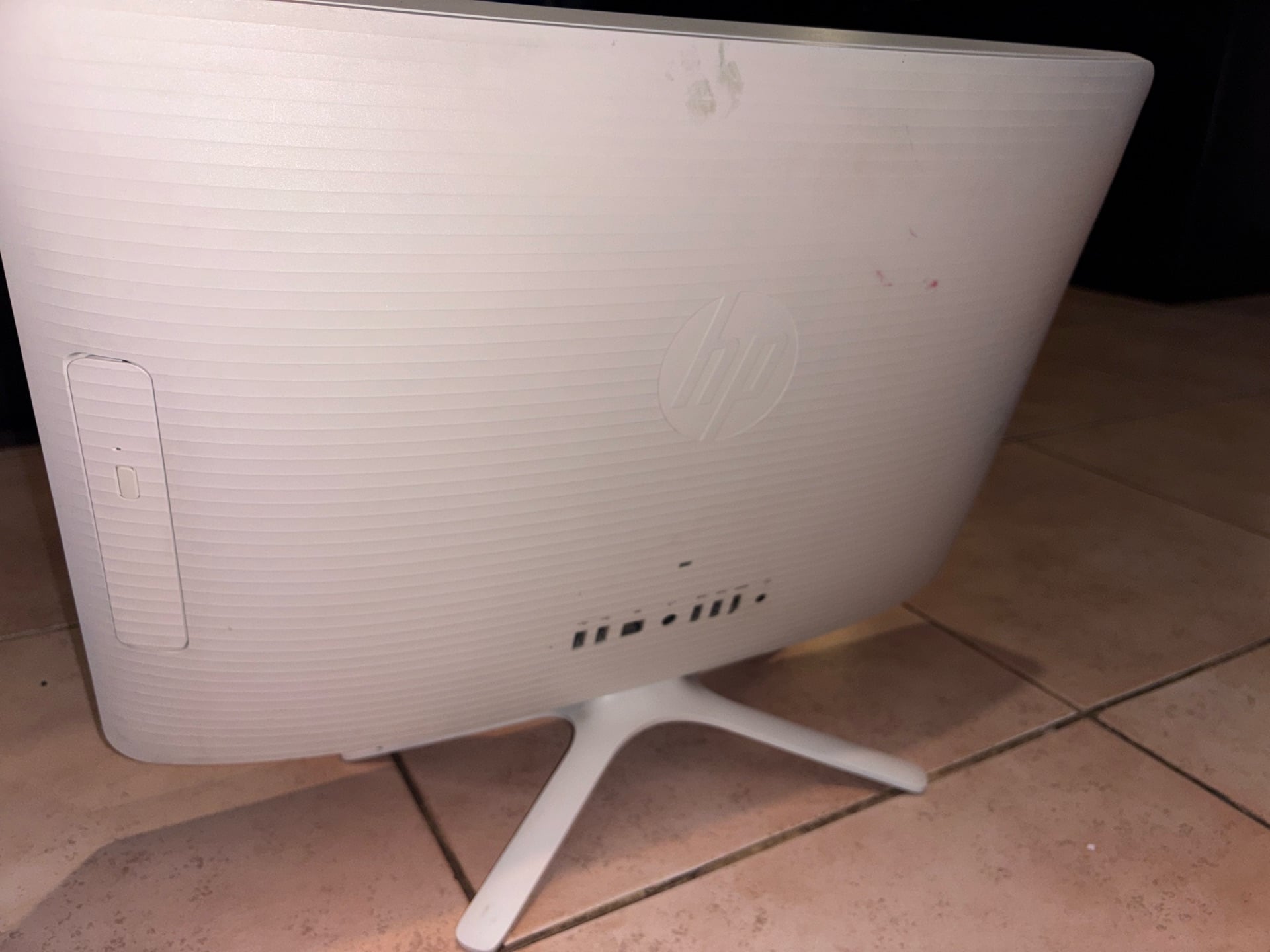 HP All-in-One Desktop 22” | i3 | 4GB RAM | Windows 10 | Factory Reset ✅ - Image 7