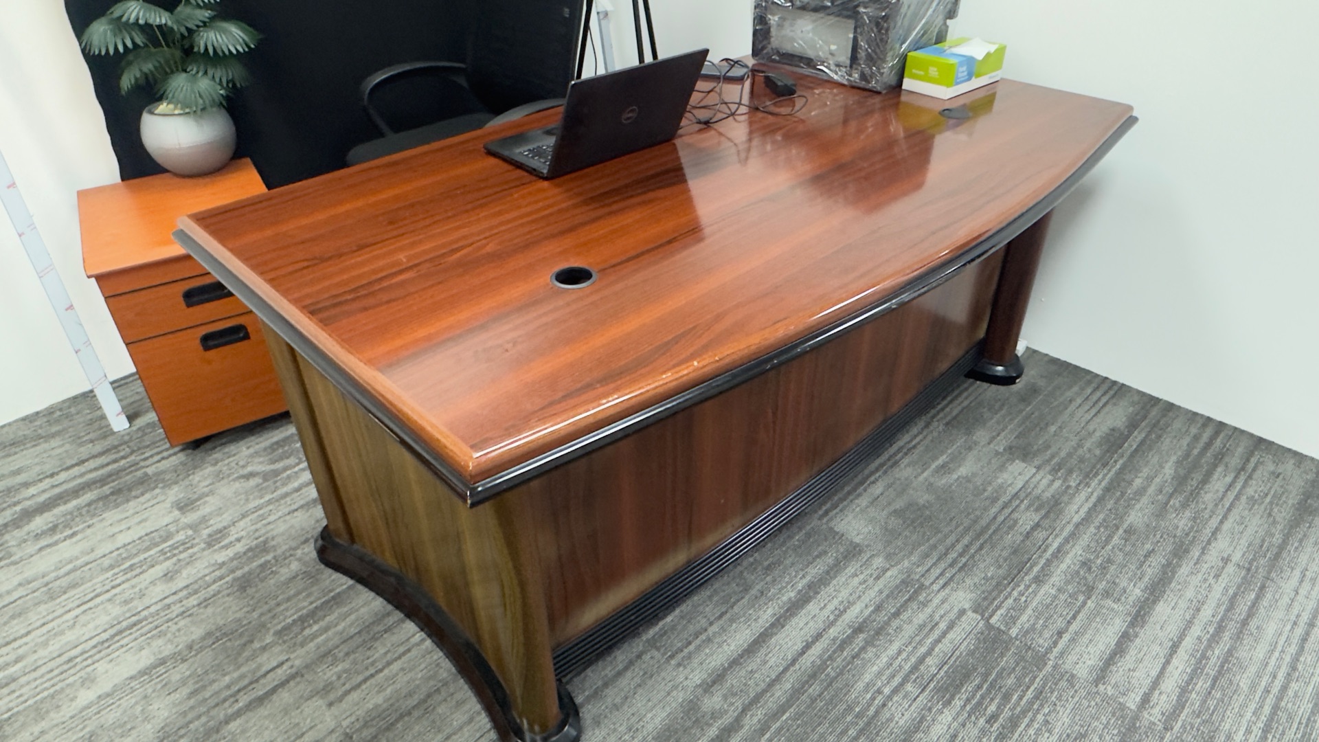 Office Table Free - Image 3