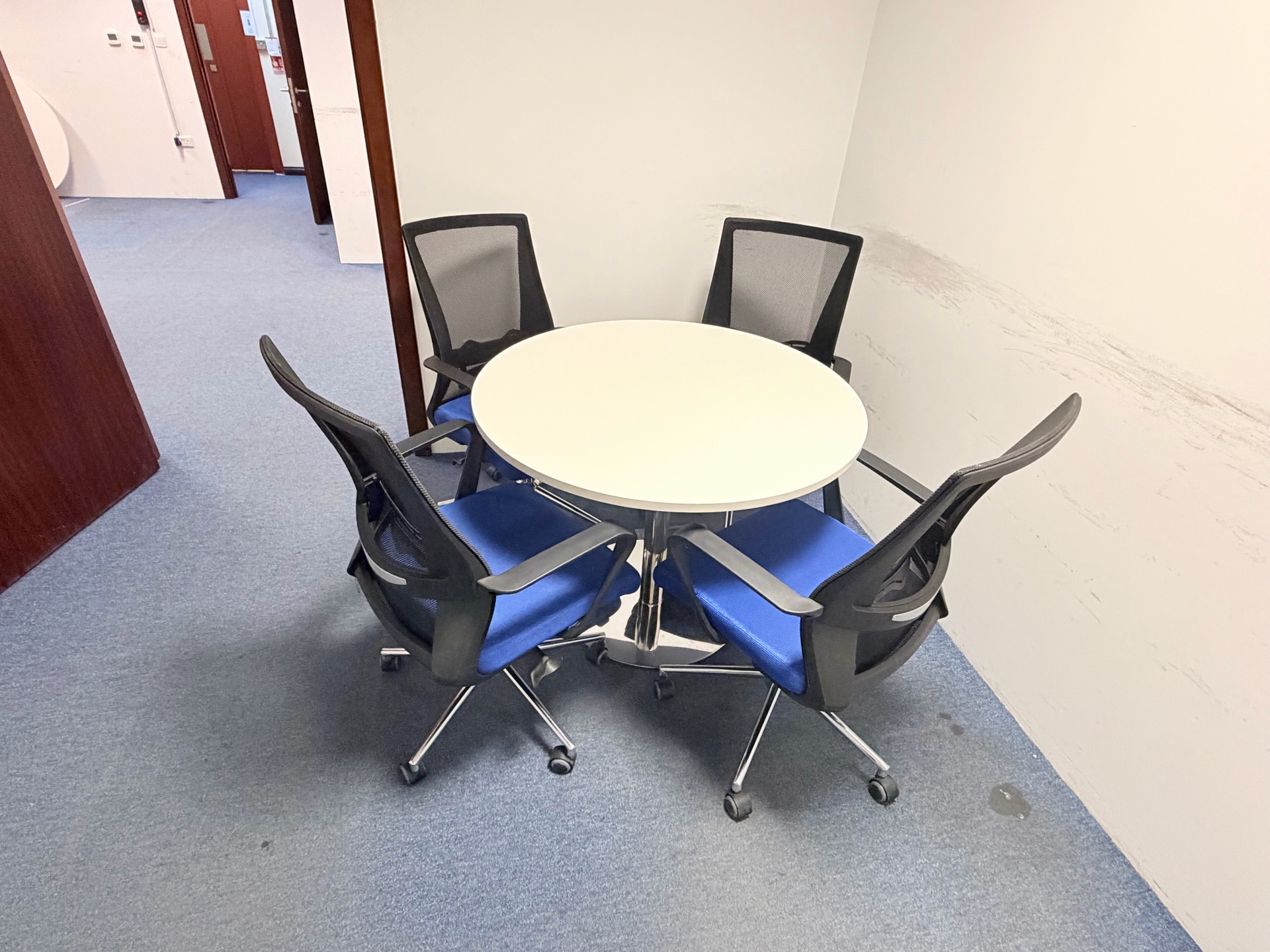 Used Branded Office Chair For Selling-70610134 - Image 6