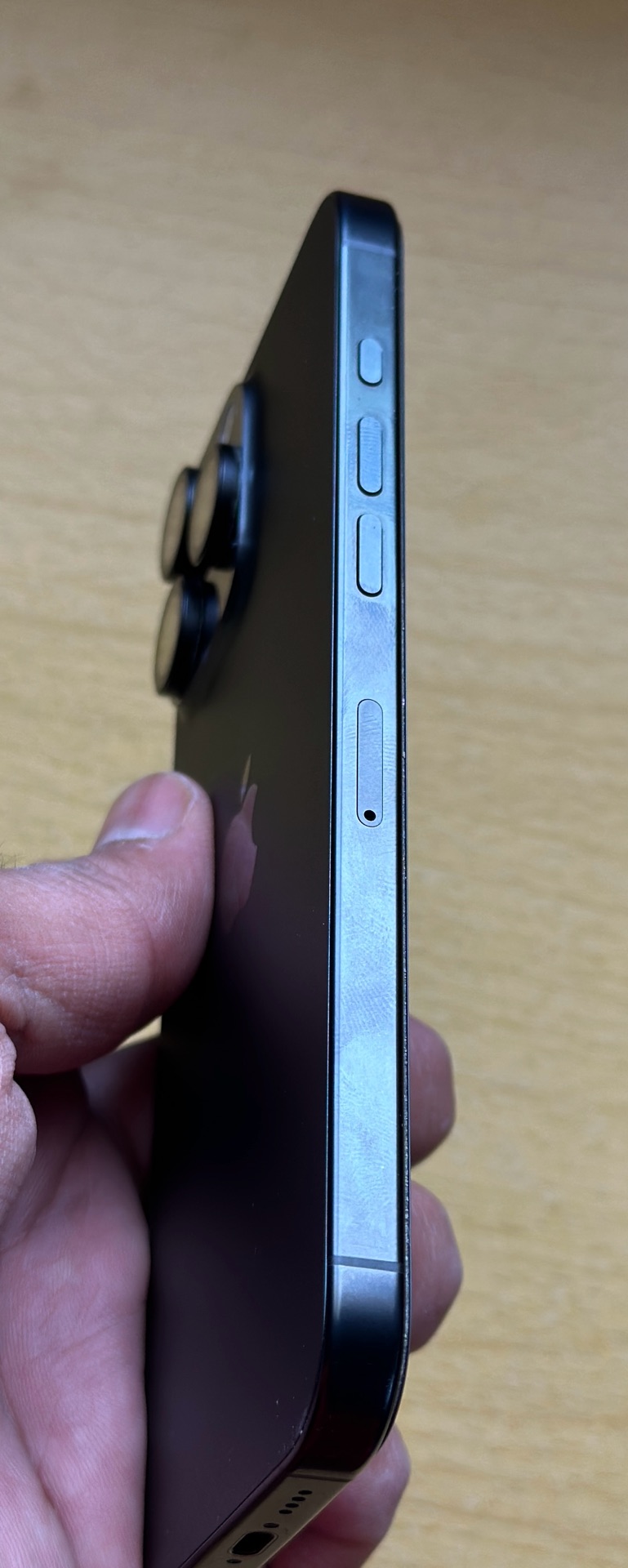 iPhone 16 Pro Max 1TB  - Image 4