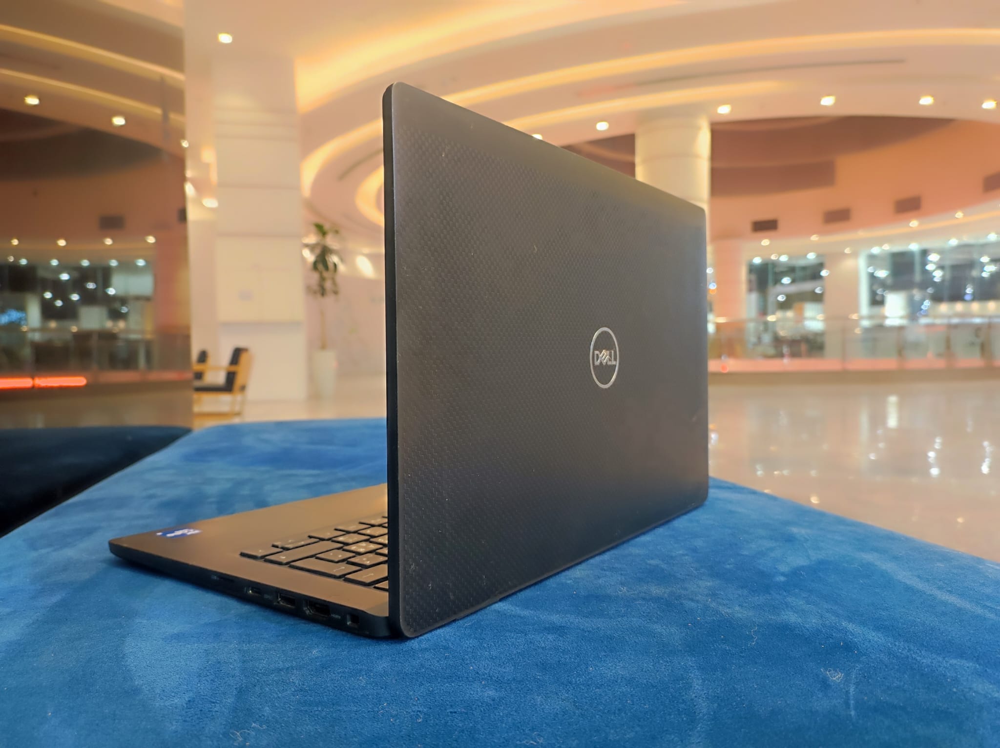 Dell Latitude 7320 - Image 2