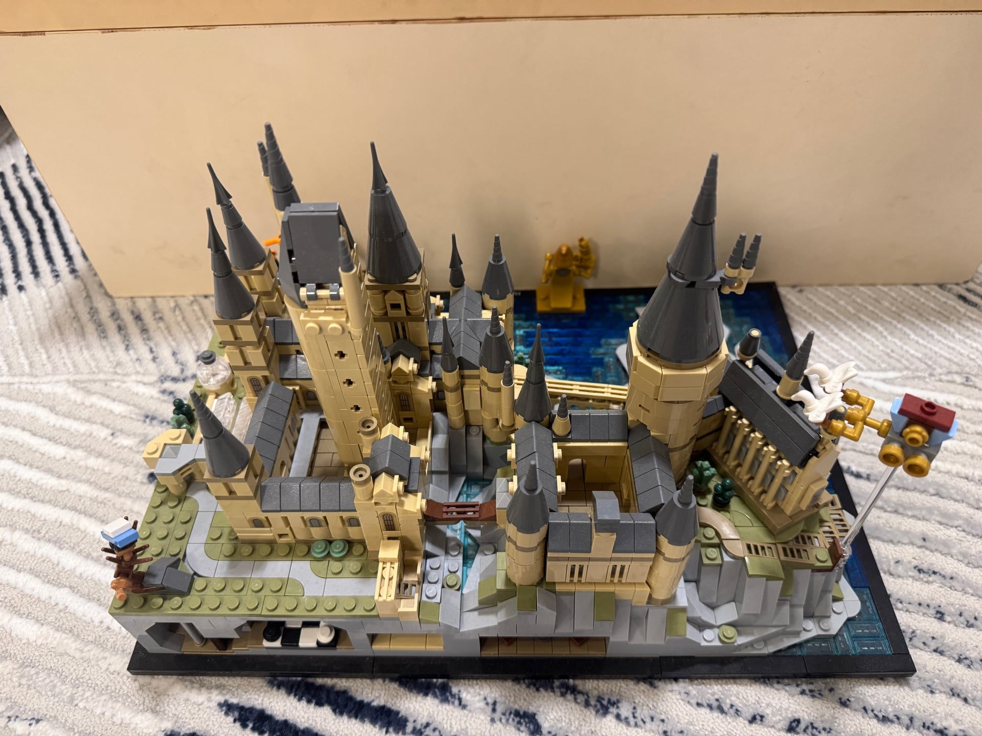  LEGO Harry Potter Hogwarts Castle and Grounds 76419 (Price Negotiable) - Image 3