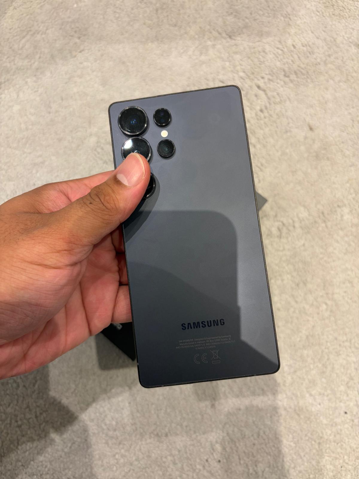 Samsung Galaxy 25 Ultra - Black Titanium - 1 TB - 16GB RAM - Image 3