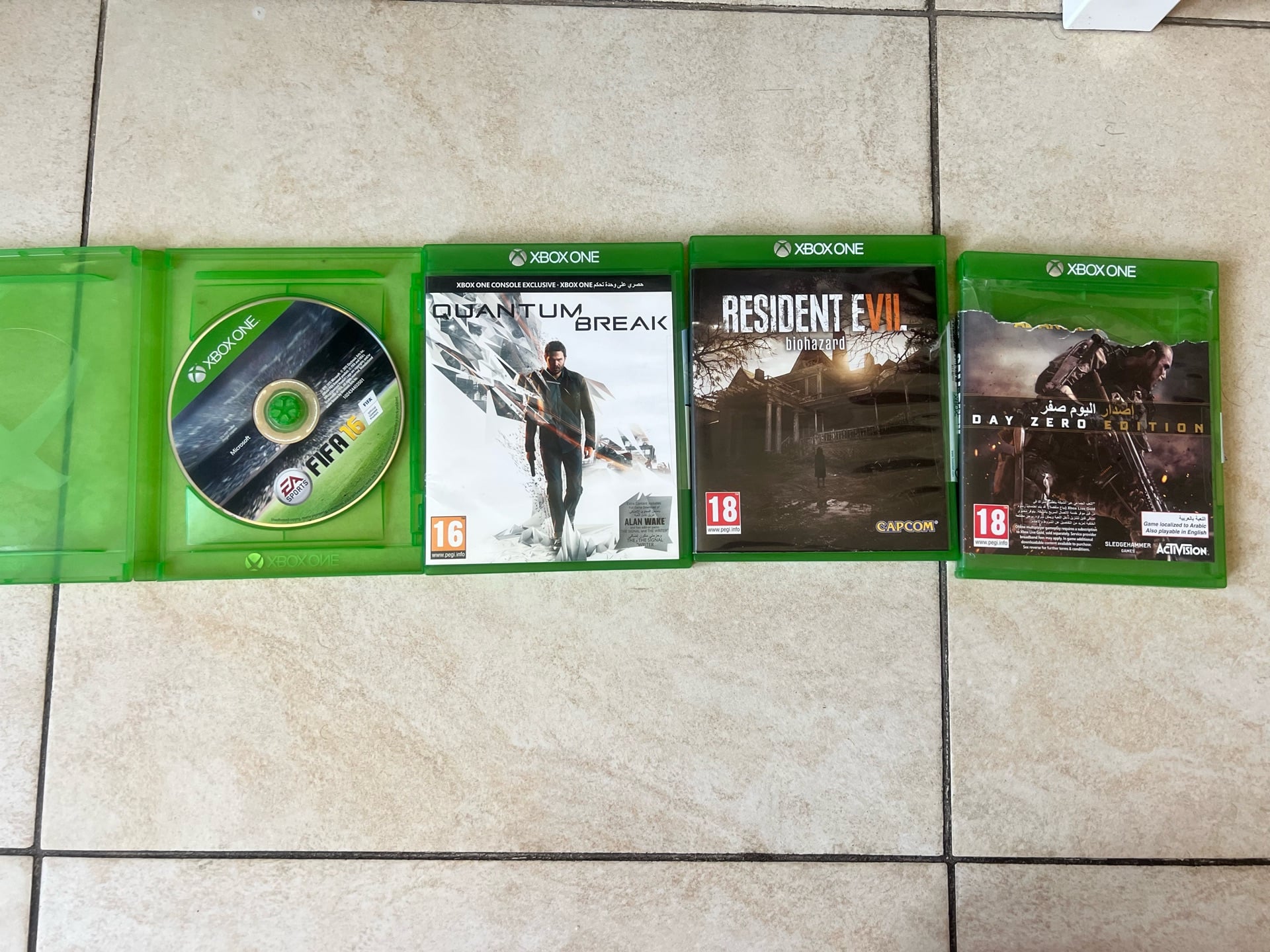 Xbox one and 4 game CD’s - Image 2