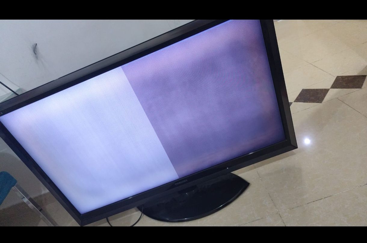 TOSHIBA 47XL700E SCREEN ISSUE - Image 4