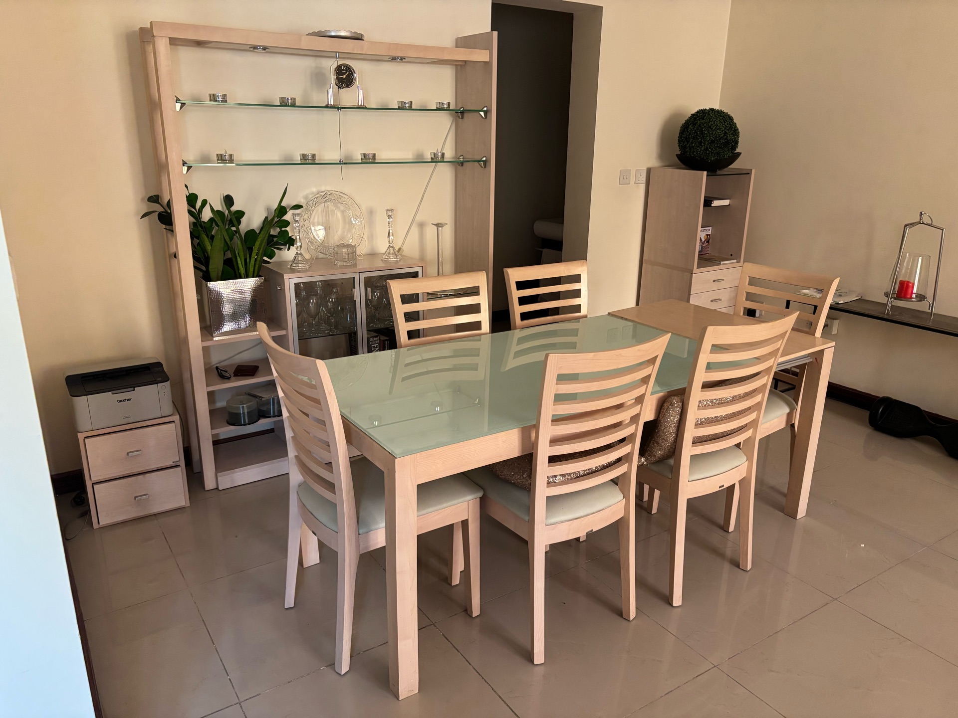 PAN home lounge & dining room set - Image 6
