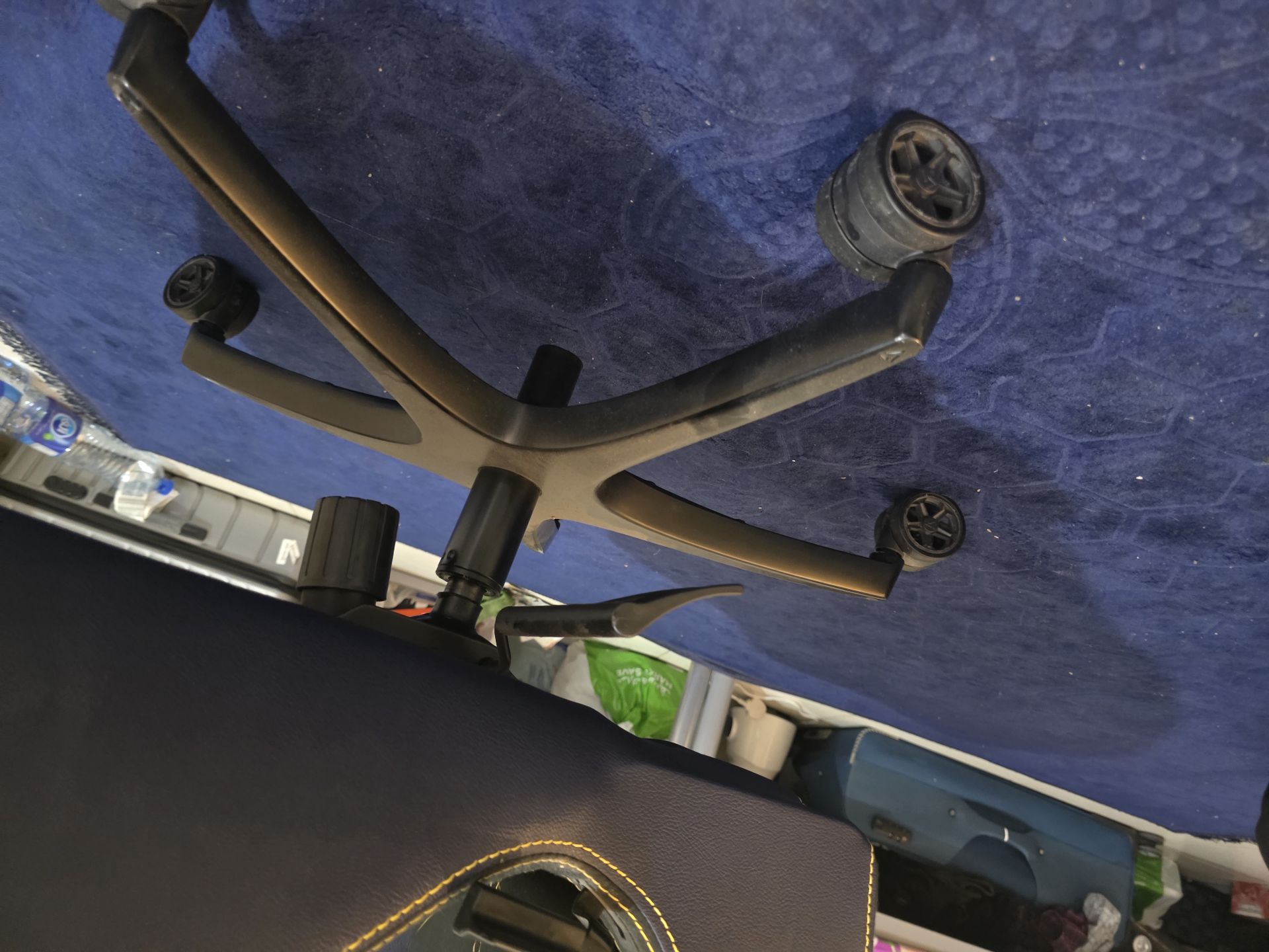 Gaming chair - Image 4