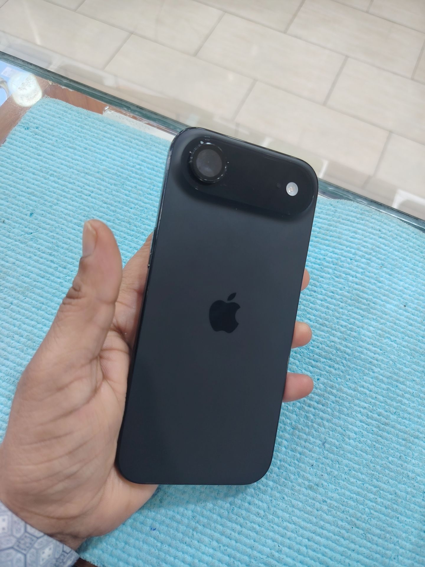 I phone Air 256gb black color  - Image 9