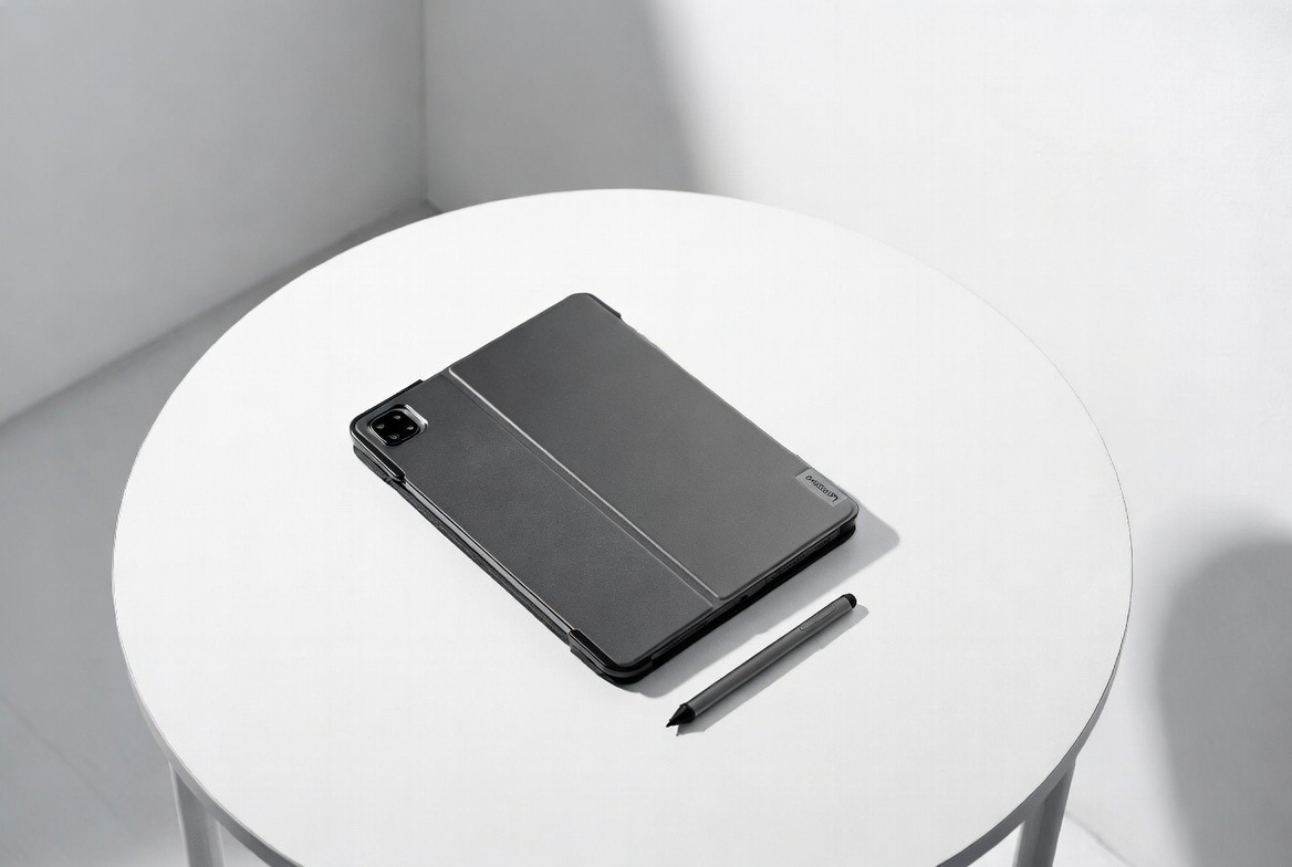 Lenovo M11 tablet + Case - Image 4