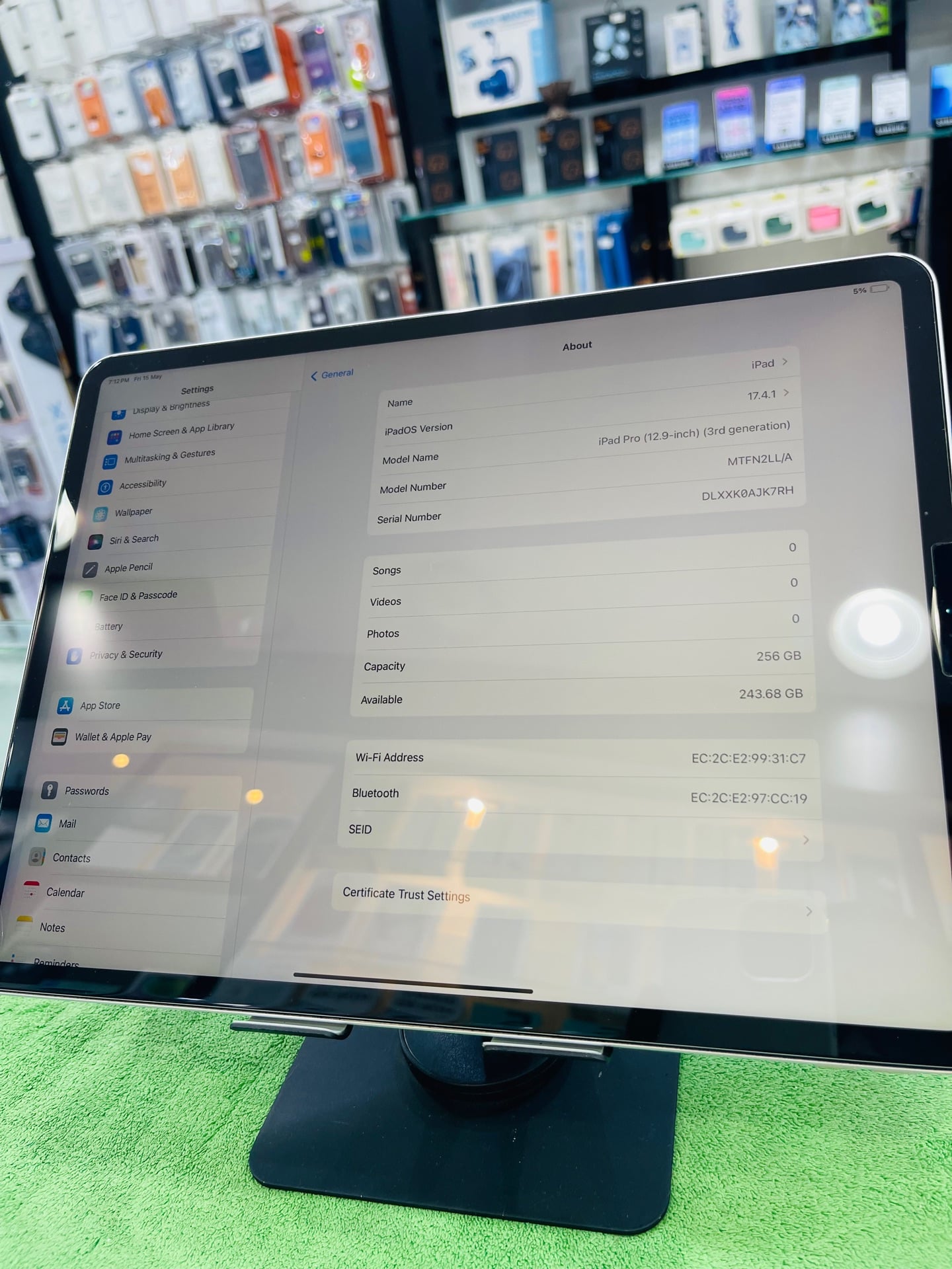 Apple iPad Pro 3rd generation 256 gb - Image 5