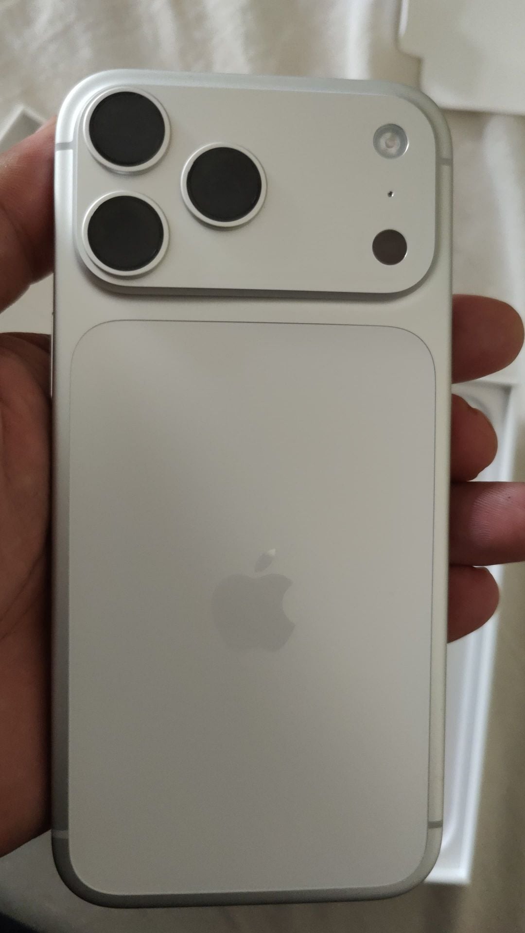 Iphone 17 Pro Max 256 GB Like New - Image 4