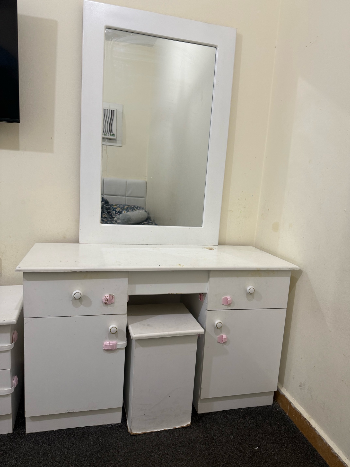 Queen Size Bed with Dressing table  - Image 3