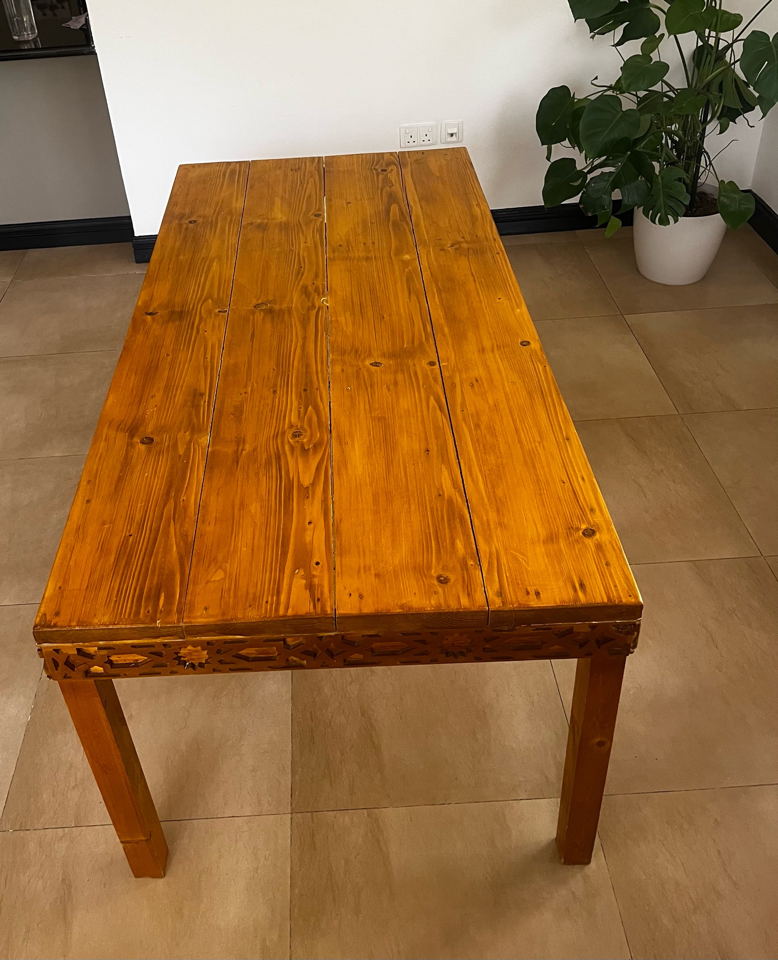 Dinning table. - Image 4