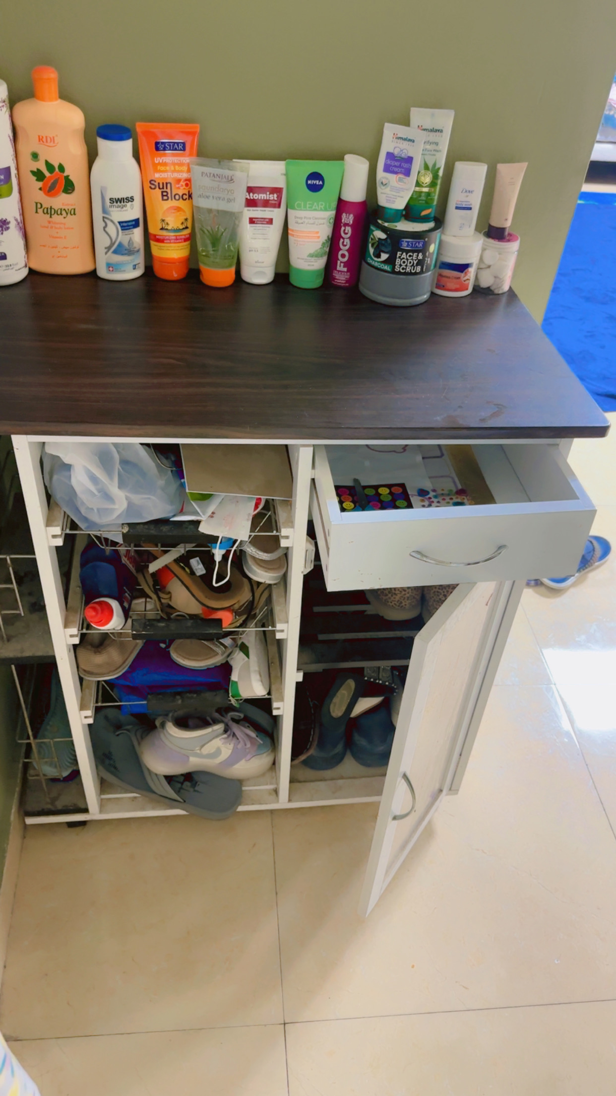 Kitchen cabinets  - Image 5