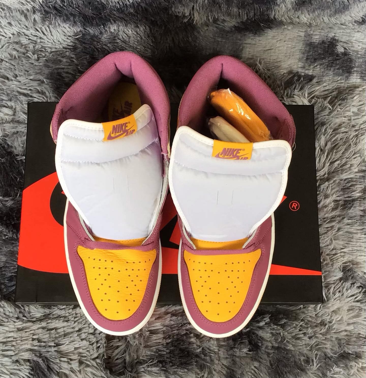 Air Jordan 1 Retro high OG Brotherhood  - Image 4