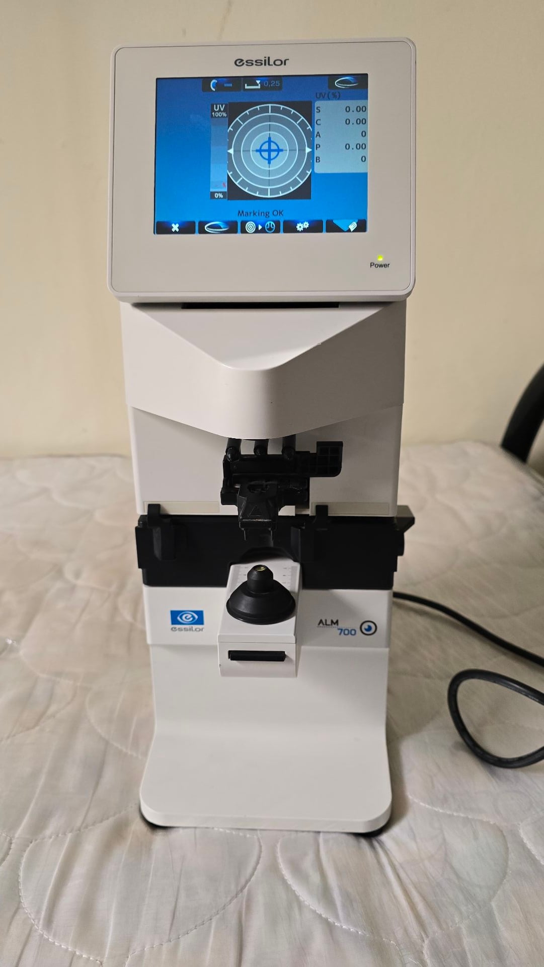 Essilor ALM 700 Automatic Lensmeters - Image 3