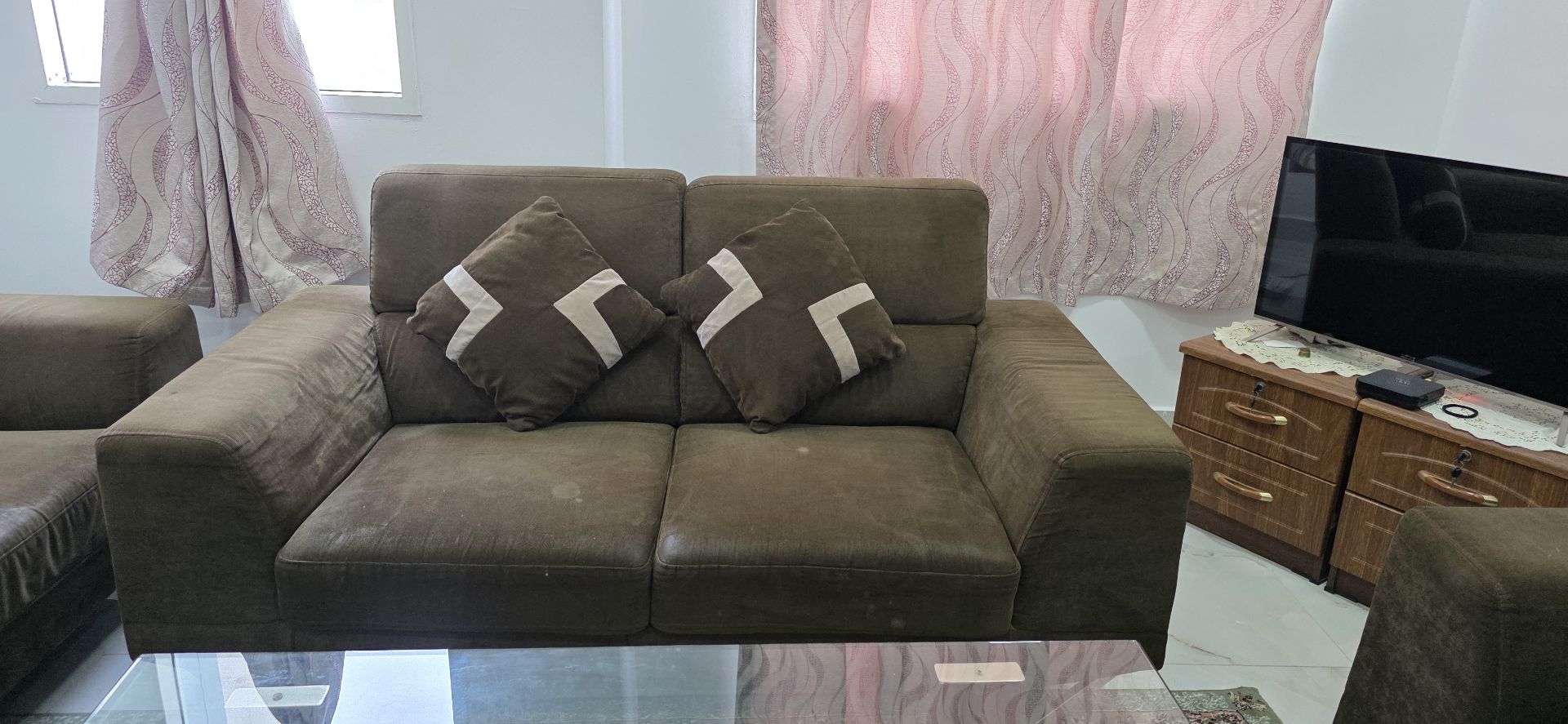 Aesthetic sofa set with a centre table - Image 3