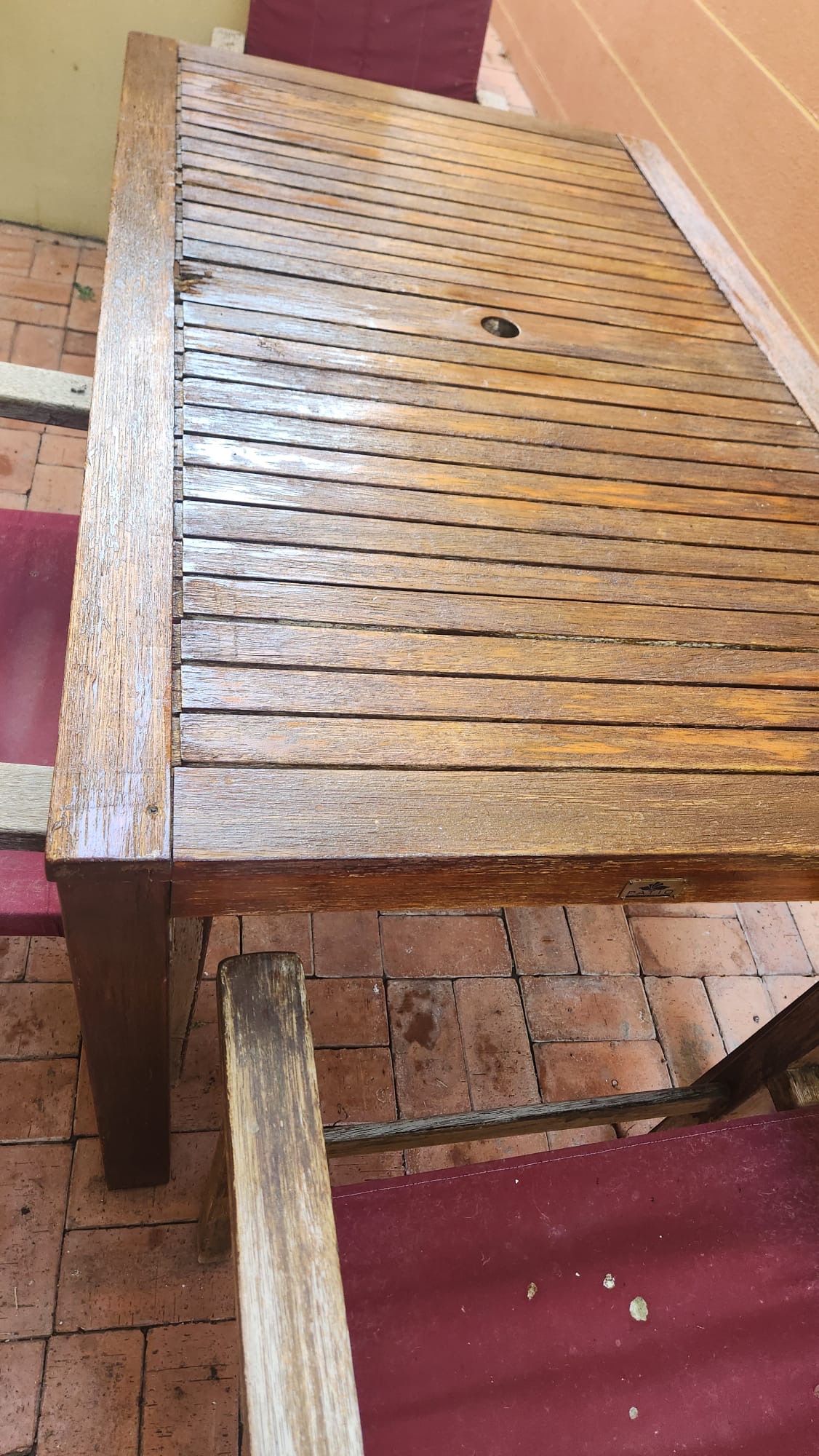 Outdoor table and chairs  - Image 3