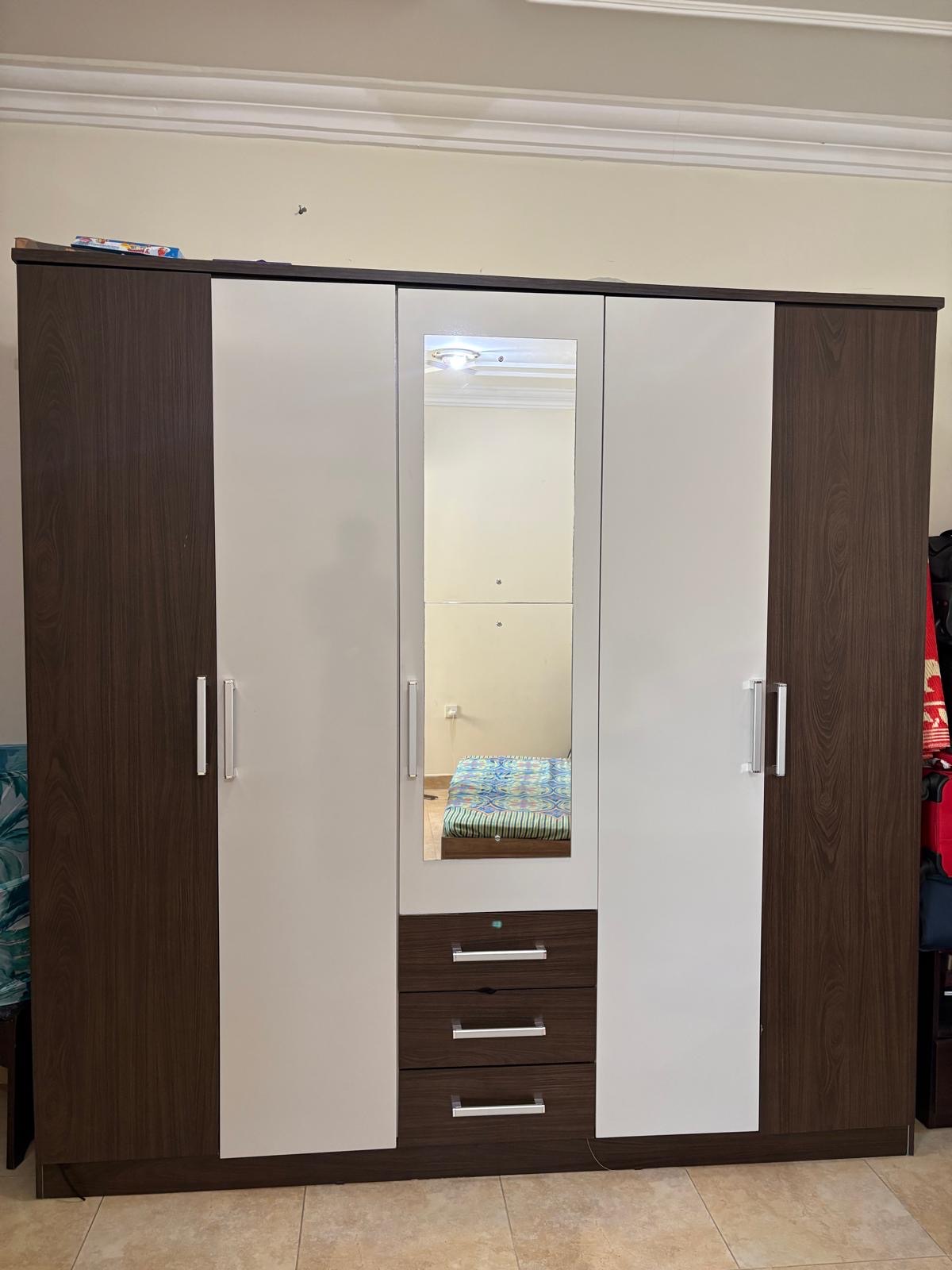5 door wardrobe  - Image 3