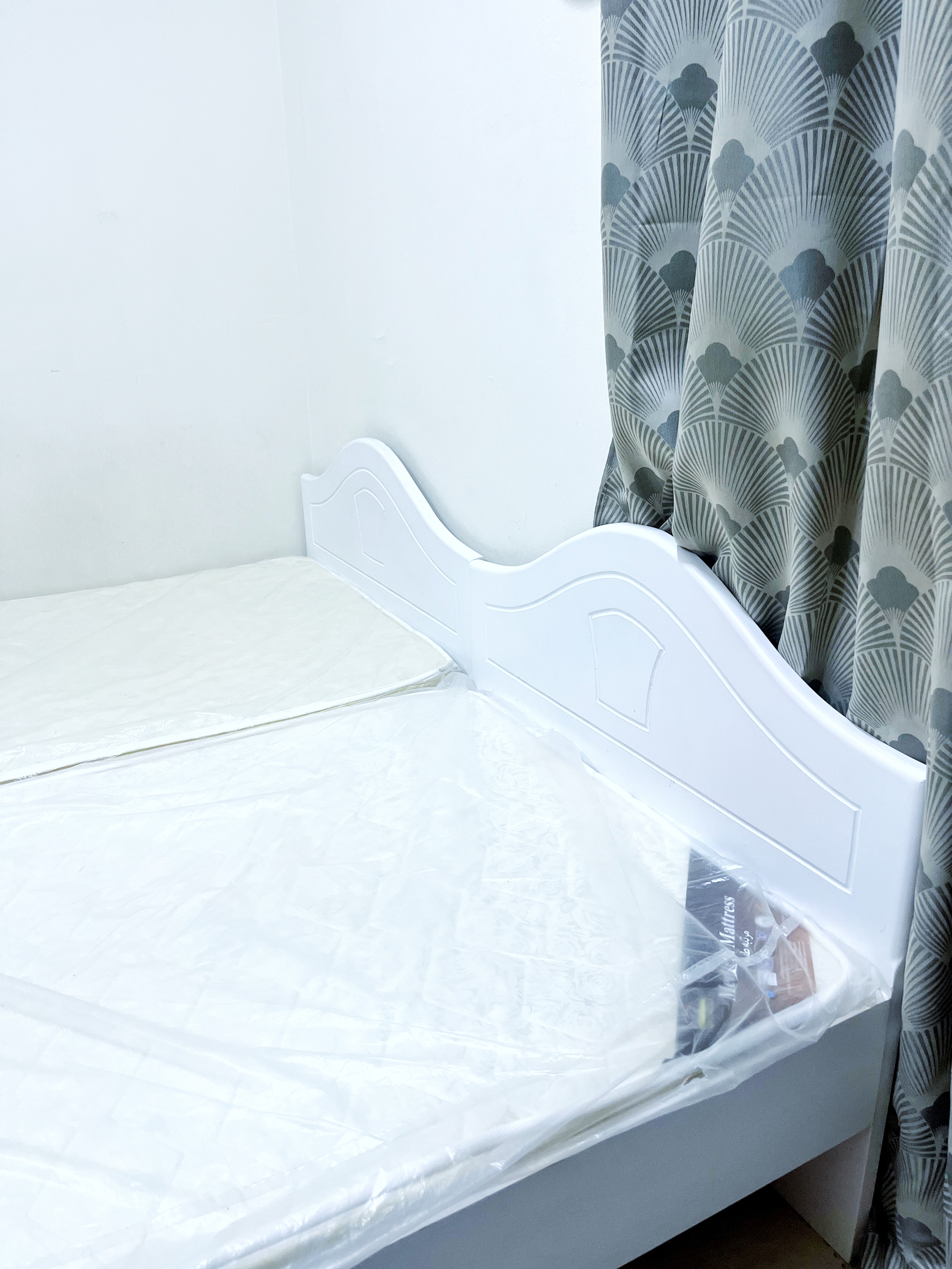 Short term used single bed with matress - Image 2