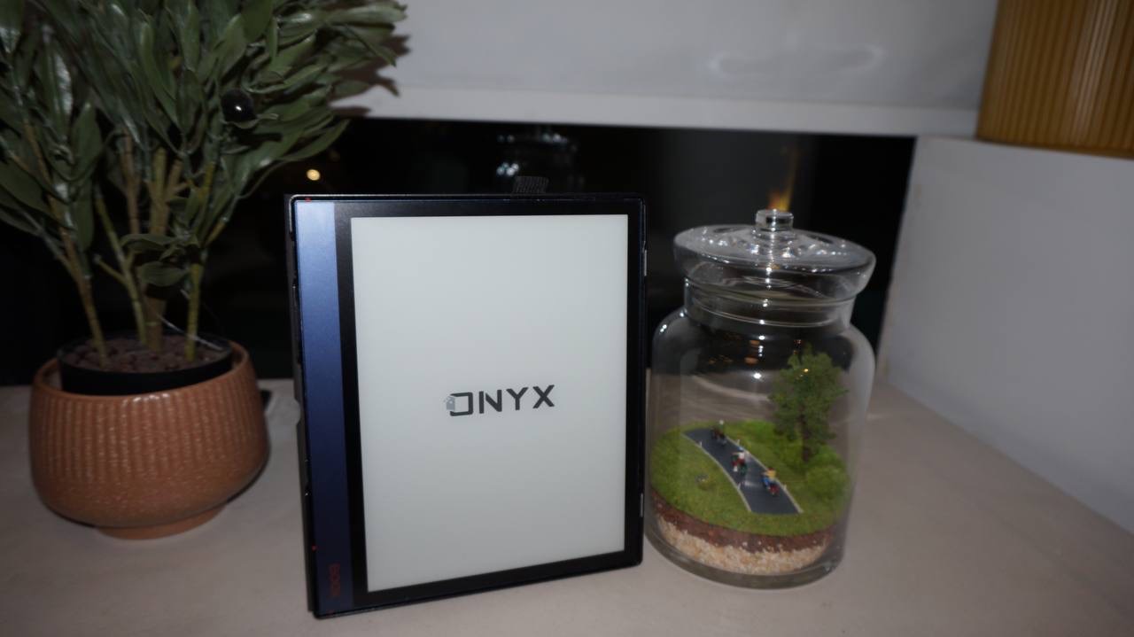Onyx Boox Note Air 2 Plus (Used) Very Good Condition - Image 2