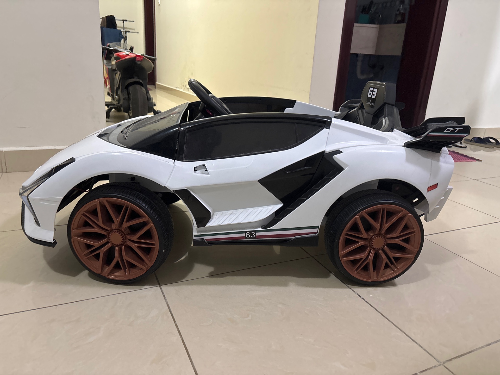 Rechargeable car toy for ride  - Image 5
