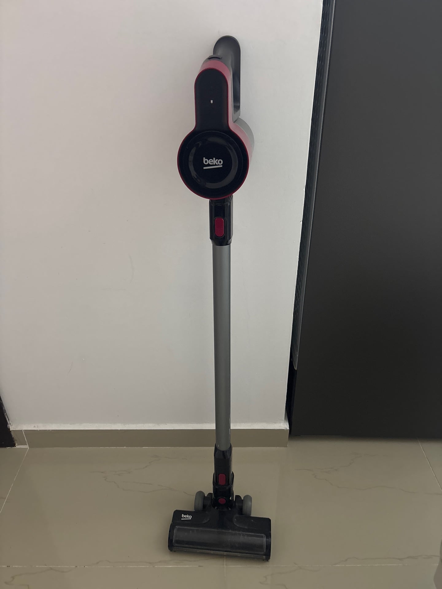 Beko Electronic Vacum Cleaner - Image 1