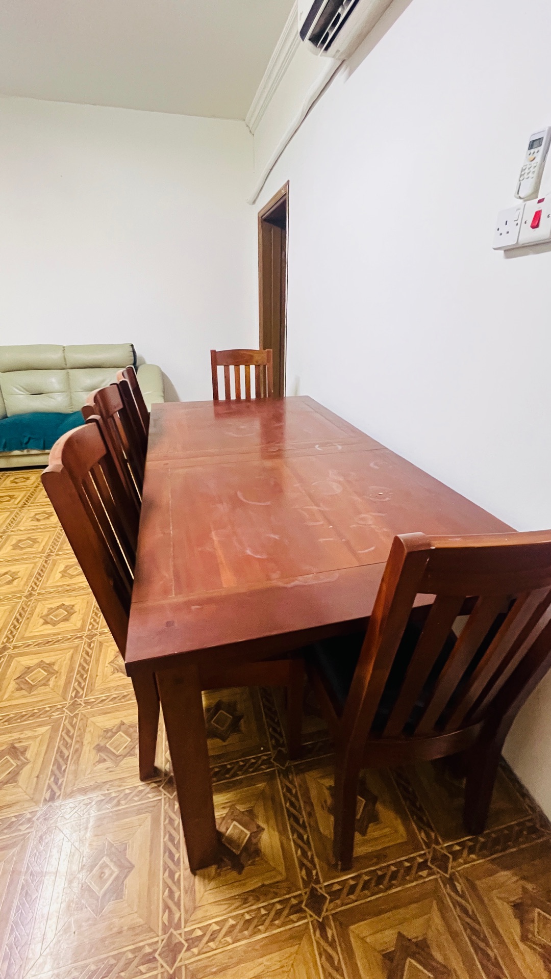 Dining table with 5 chairs - Image 1