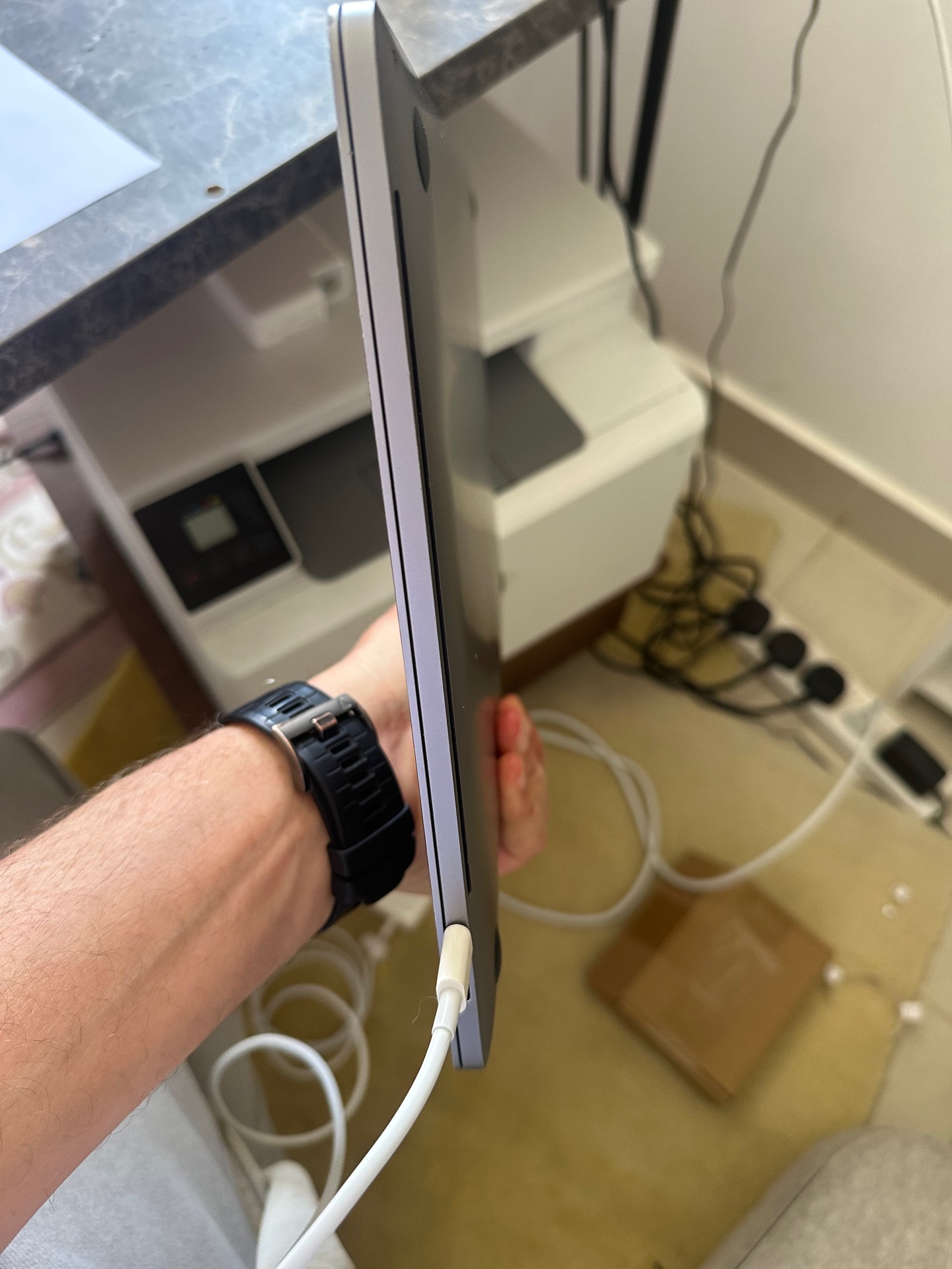 MacBook Pro 15 2019 i9 16GB 513SSD - Image 10
