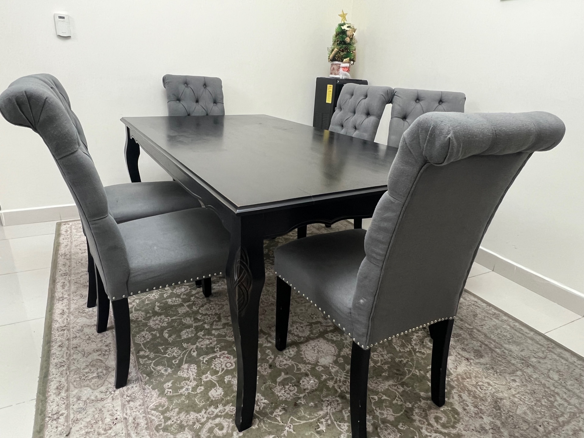 Tables, Chairs & Seating - Image 9