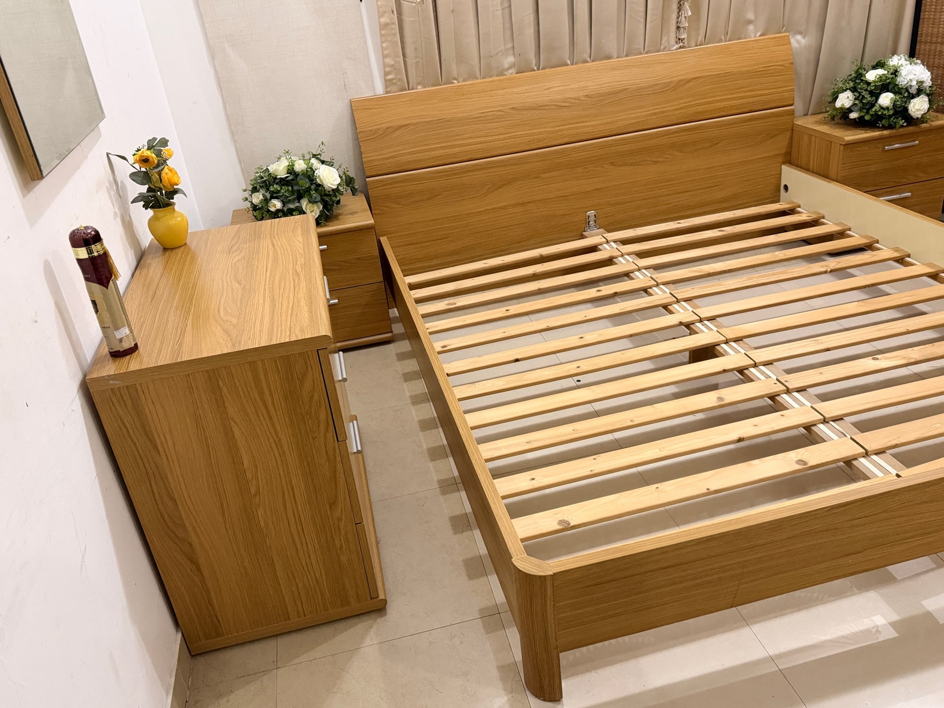 King Bed Set For Sale price Negotiable  - Image 6