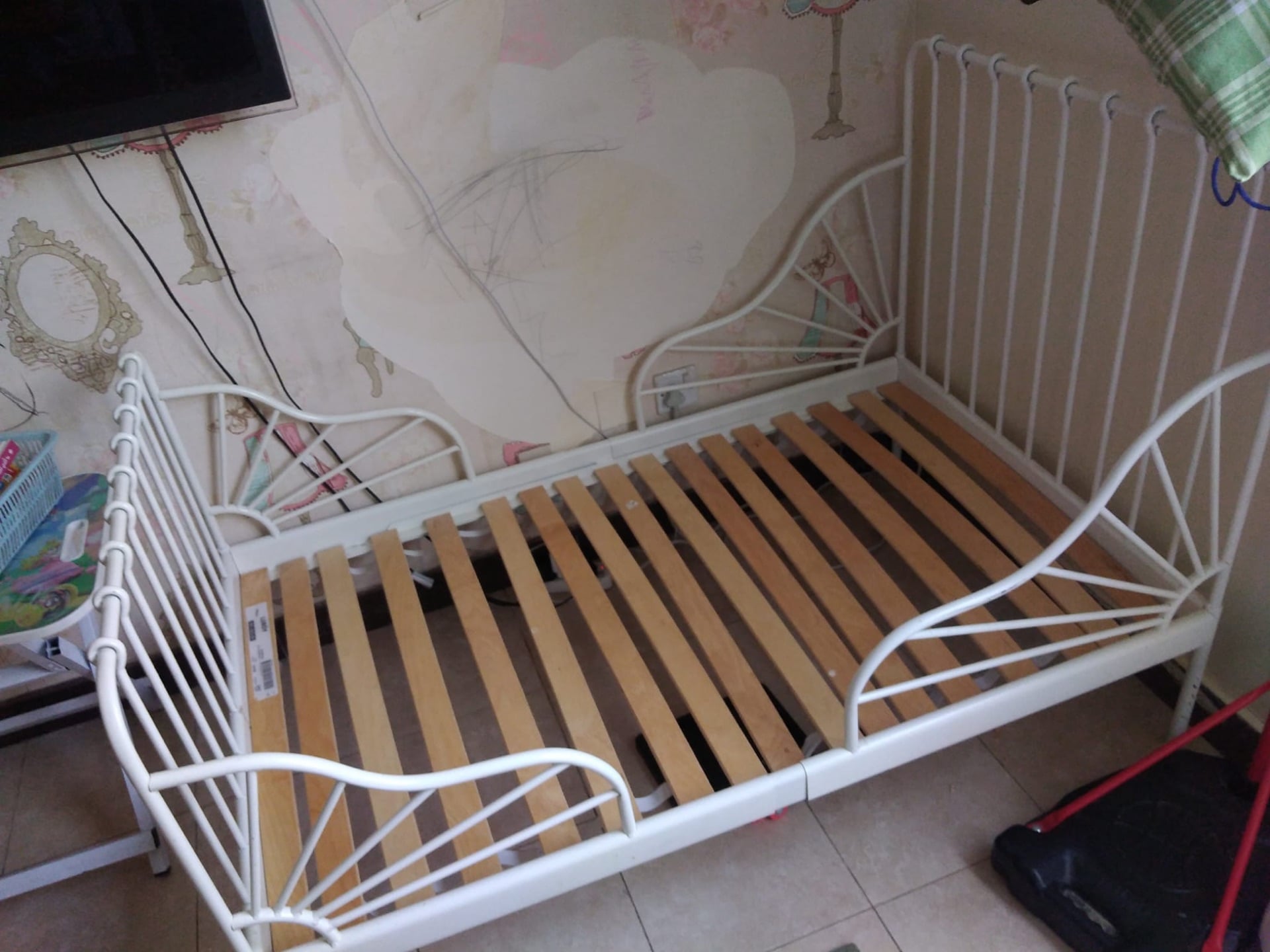 Beds (folding) - Image 3