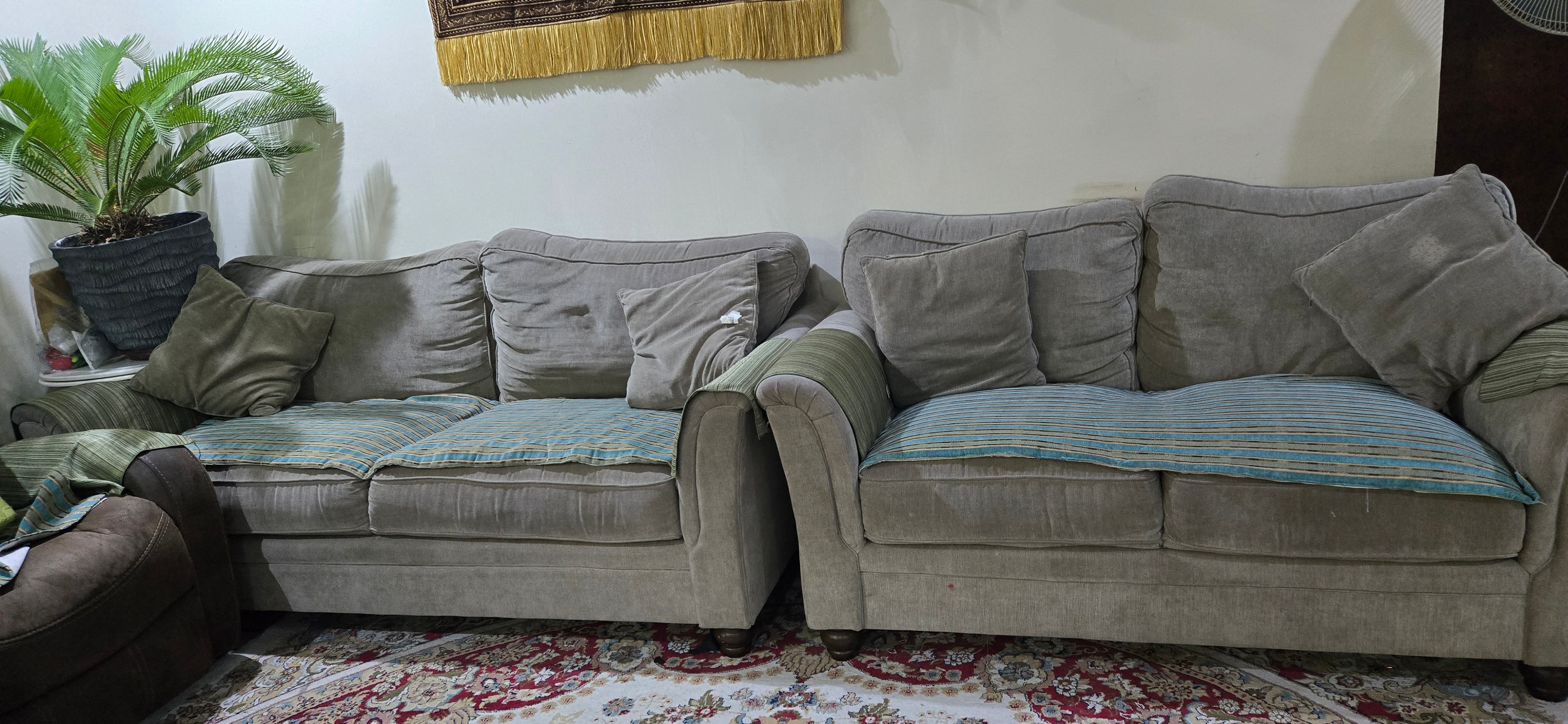 Home centre sofa 3x2 - Image 1
