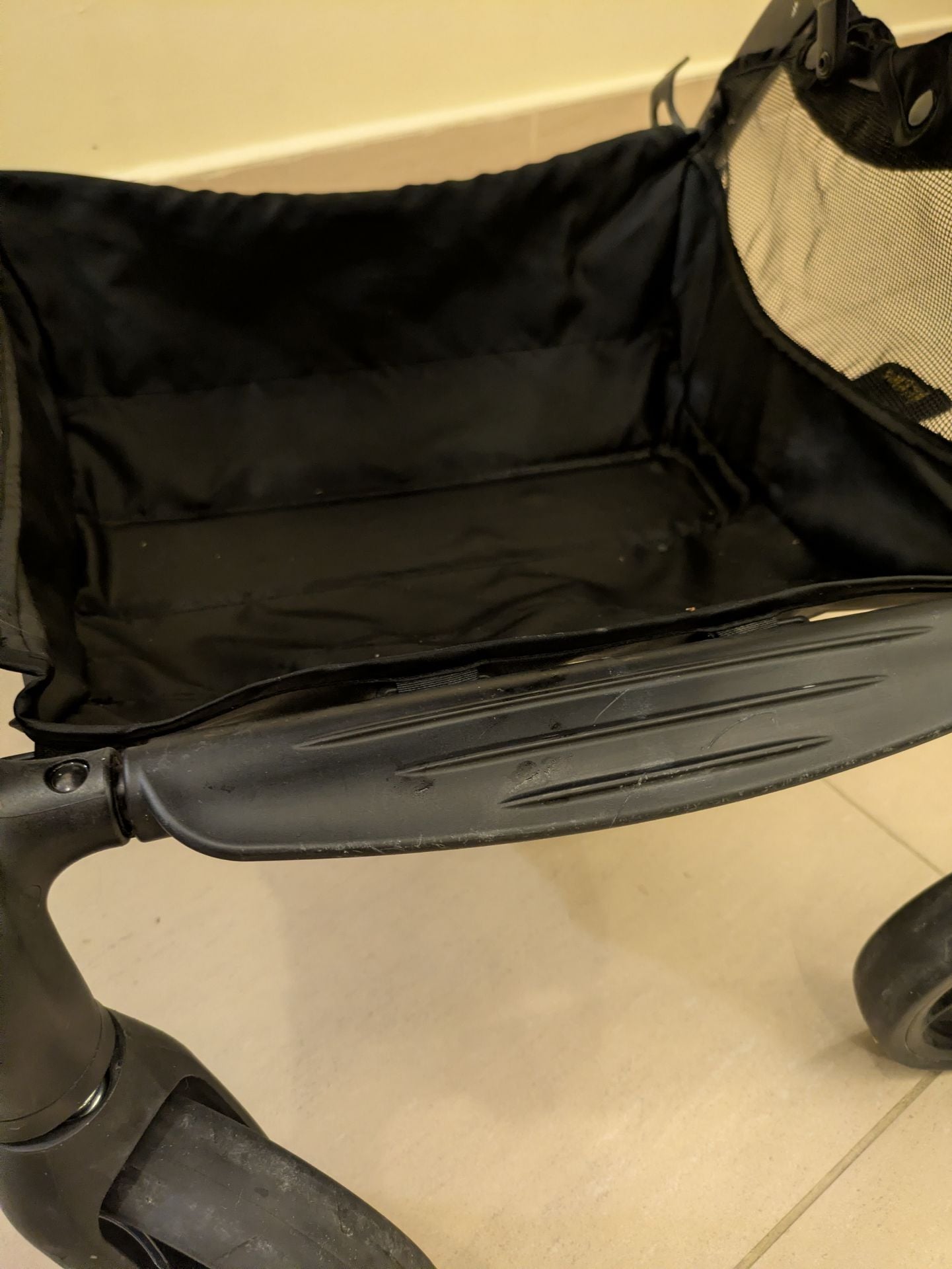 Used Baby Stroller - Comfortable and Reliable - Image 7